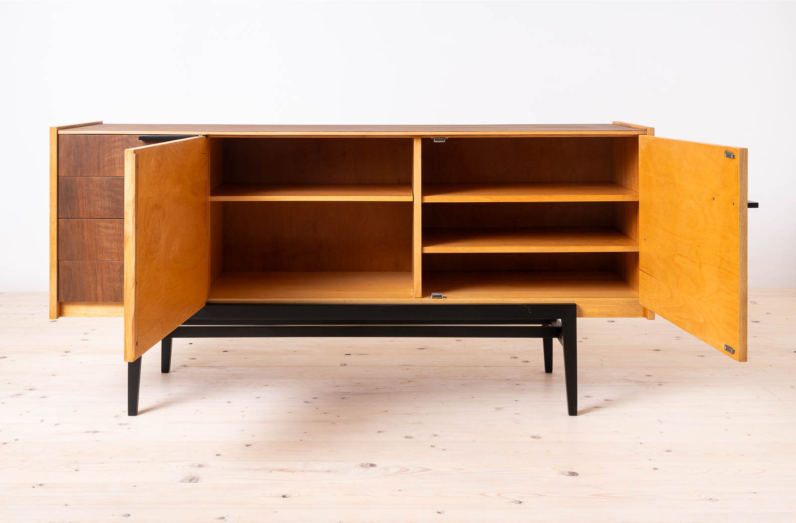 Vintage_Midcentury_Sideboard_by_Frantisek_Mezulanik_Up_Zavody_1960s