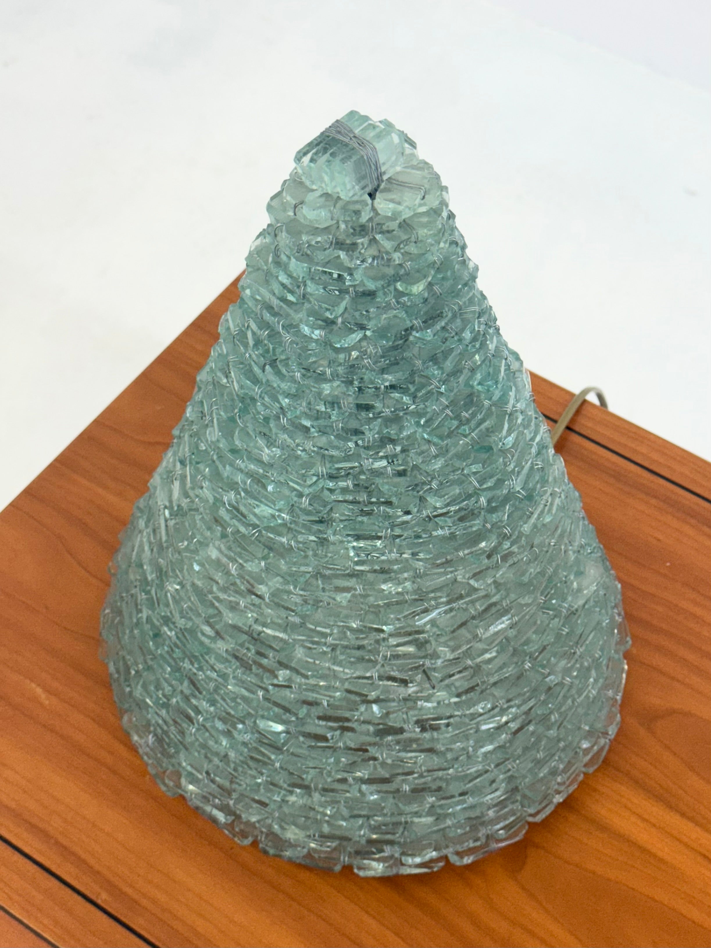 Vintage_Tao_Tesserine_pyramide_lamp_in_glass