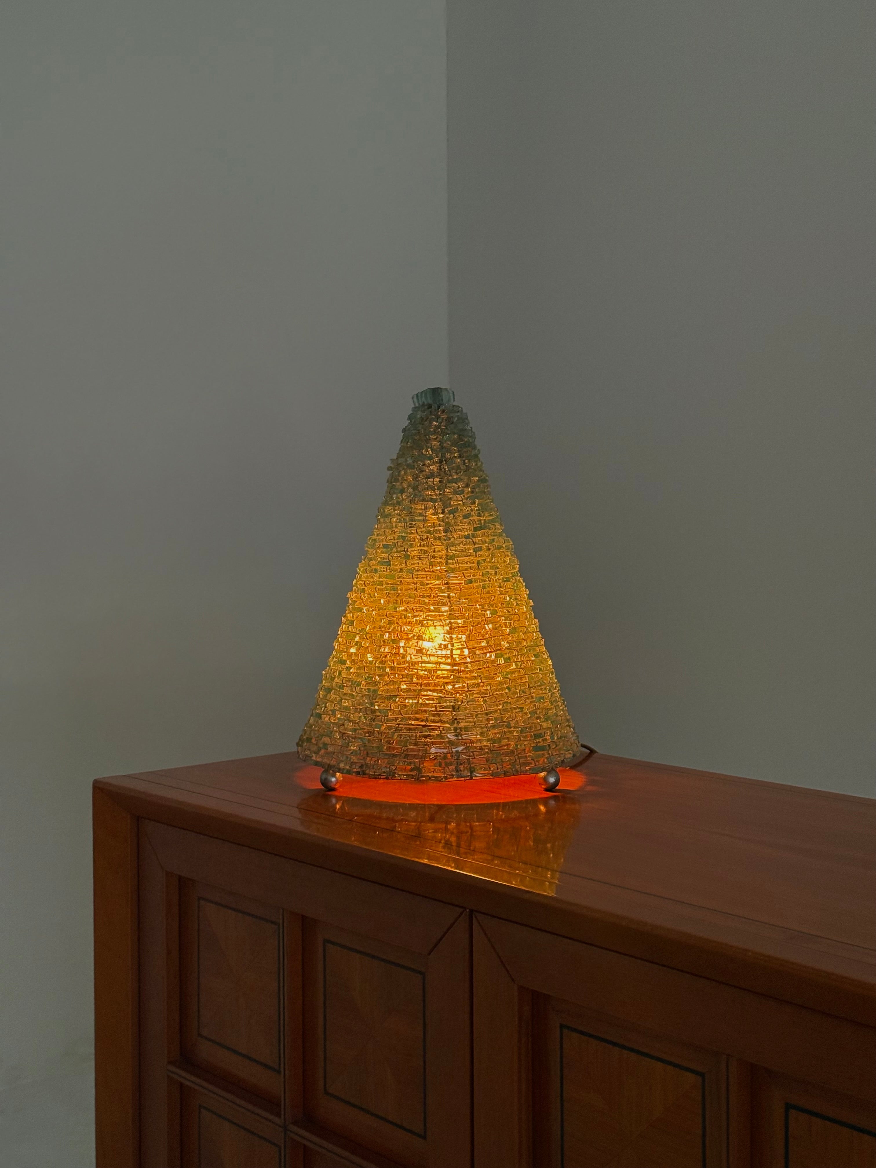 Vintage_Tao_Tesserine_pyramide_lamp_in_glass