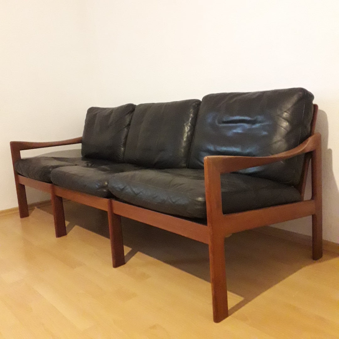 Vintage_Teak_and_leather_sofa_Denmark_1960