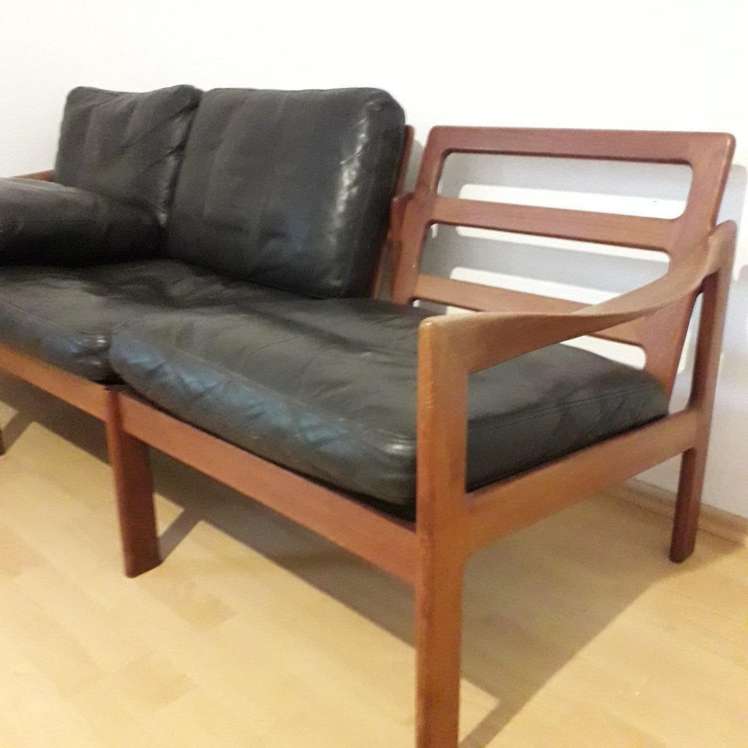 Vintage_Teak_and_leather_sofa_Denmark_1960