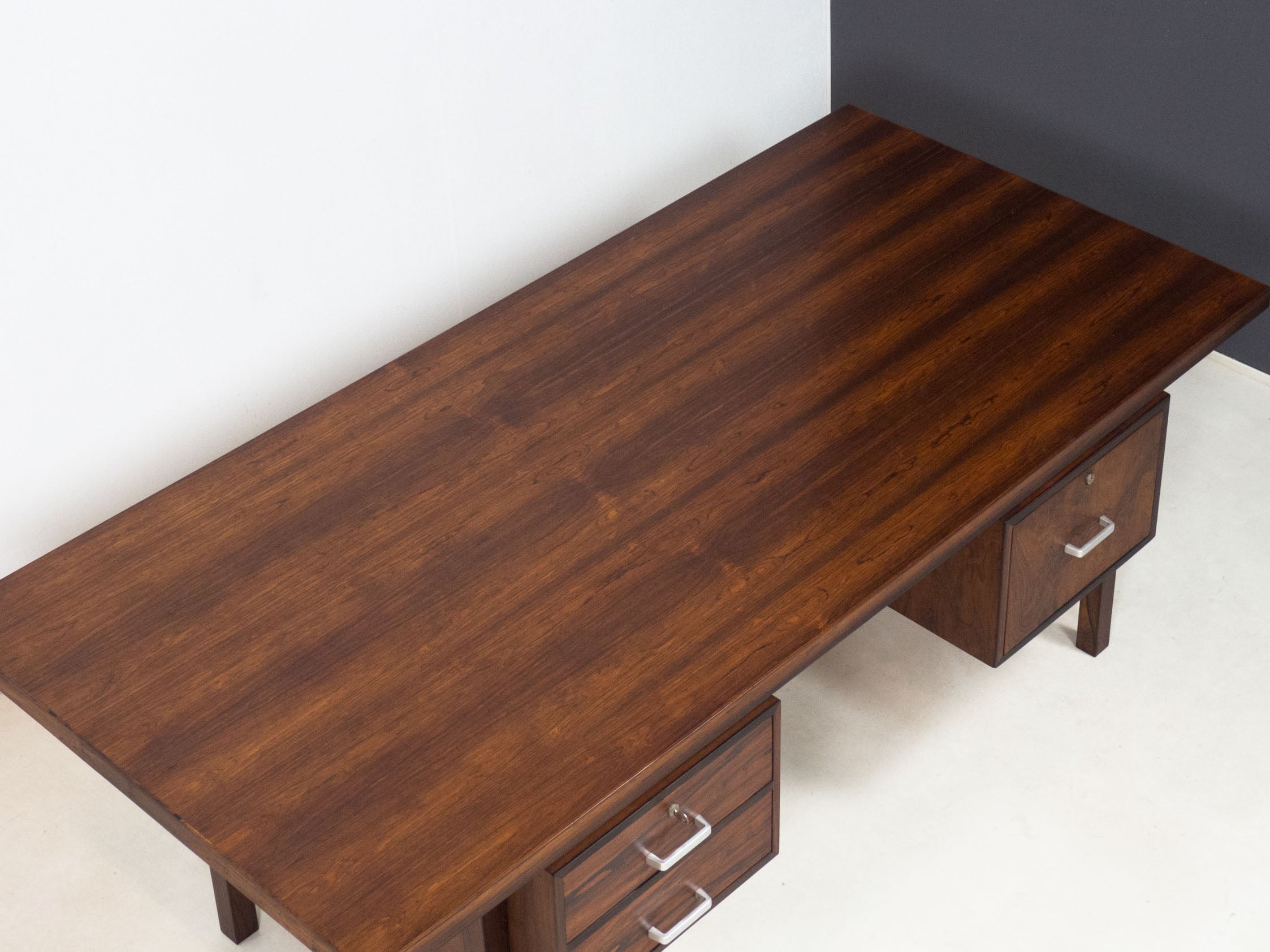 Vintage_XXL_free_standing_rosewood_writing_desk