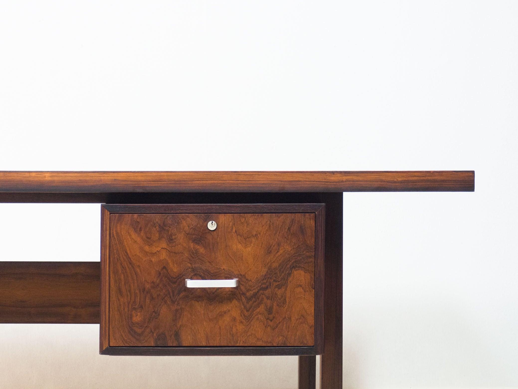 Vintage_XXL_free_standing_rosewood_writing_desk