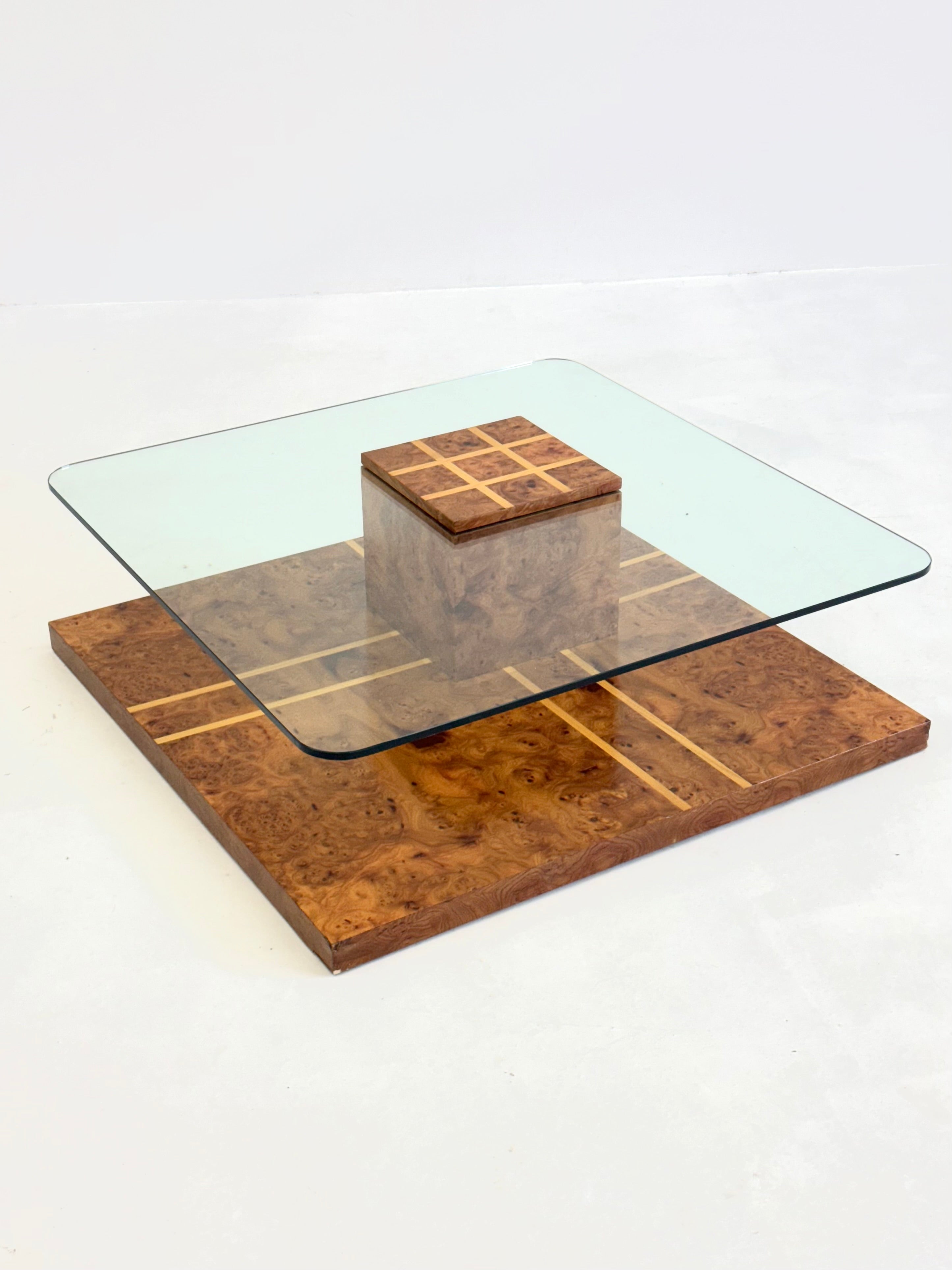 Vintage_coffee_table_from_Smania_with_burl_wood