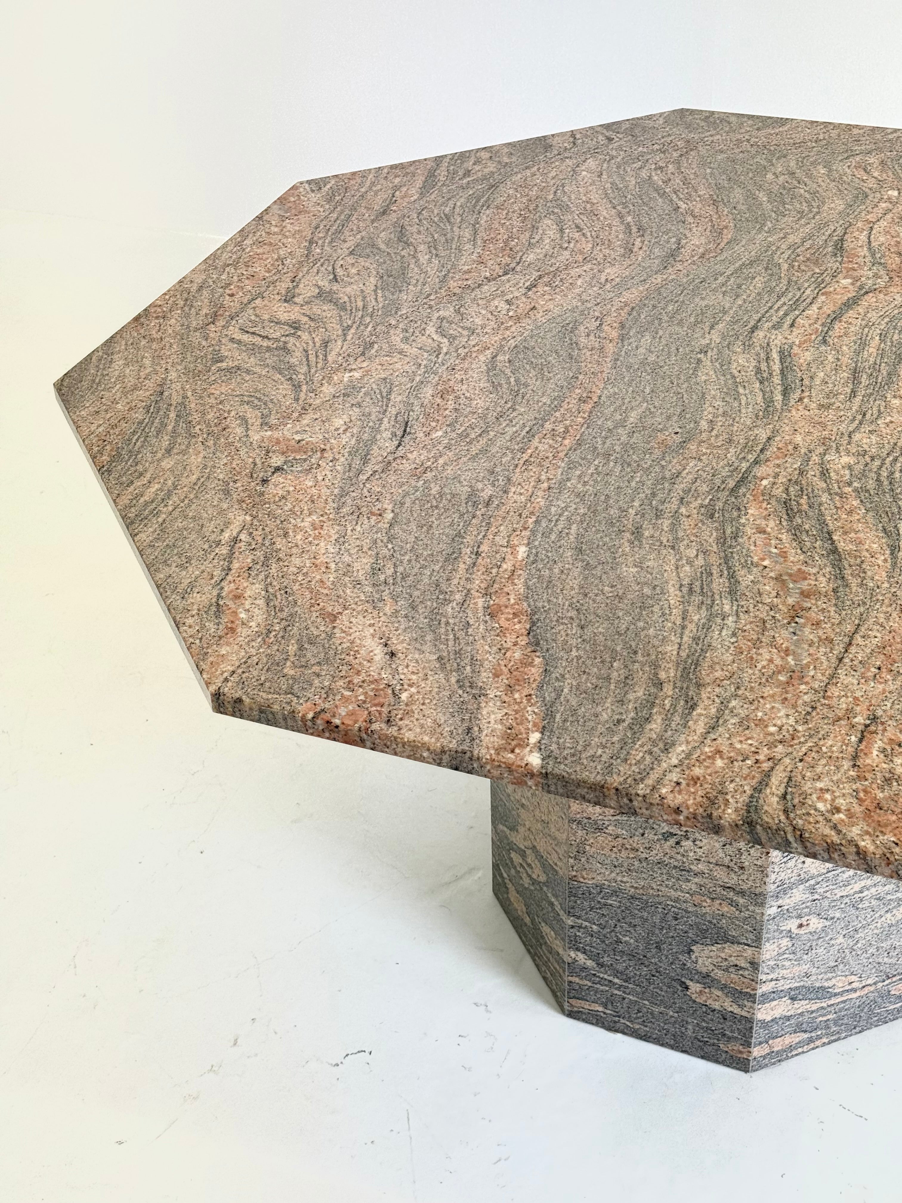 Vintage_octagonal_dining_table_in_granite_/_natural_stone