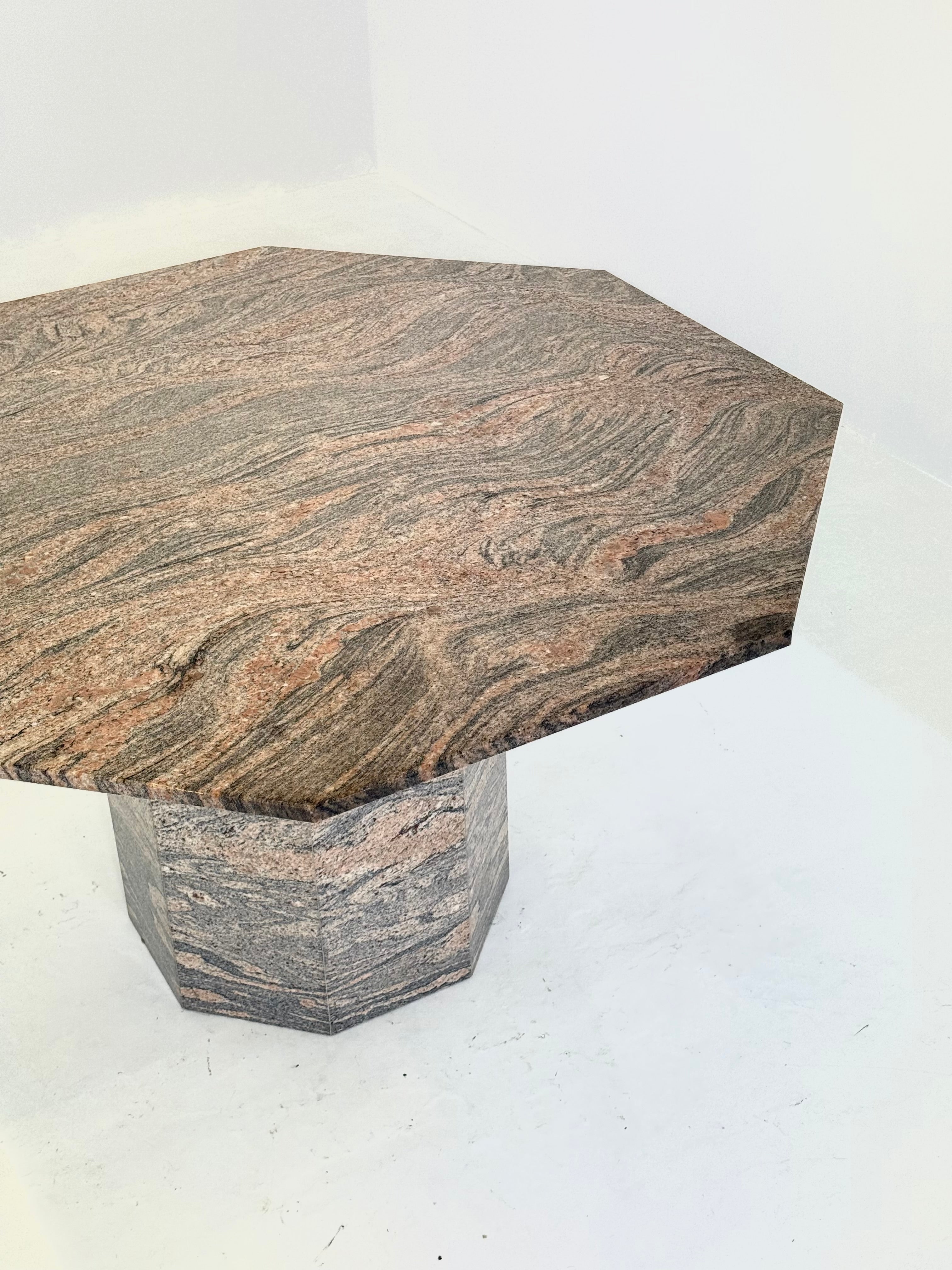 Vintage_octagonal_dining_table_in_granite_/_natural_stone