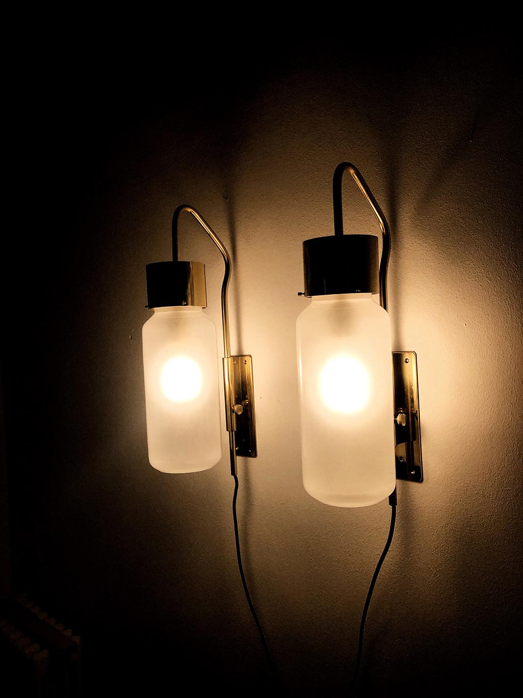 Wall_Lamp_by_Luigi_Caccia_Dominioni
