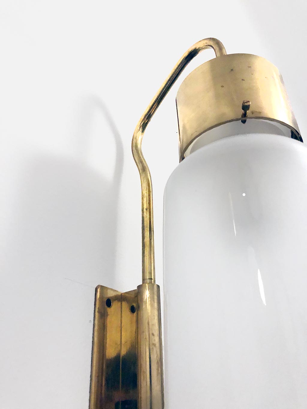 Wall_Lamp_by_Luigi_Caccia_Dominioni
