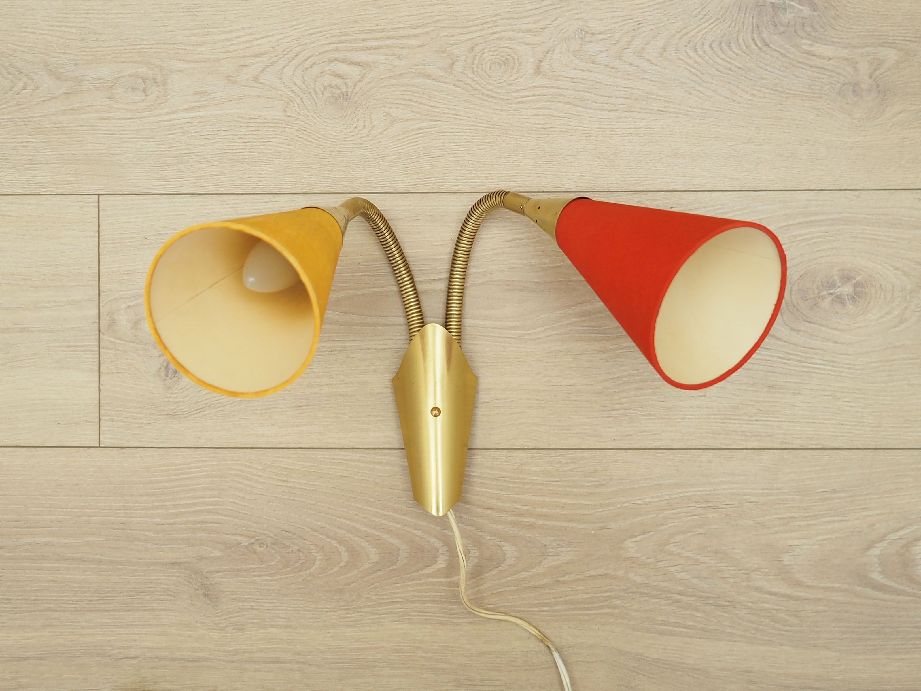 Wall_lamp_Danish_design_1970s_production_Denmark