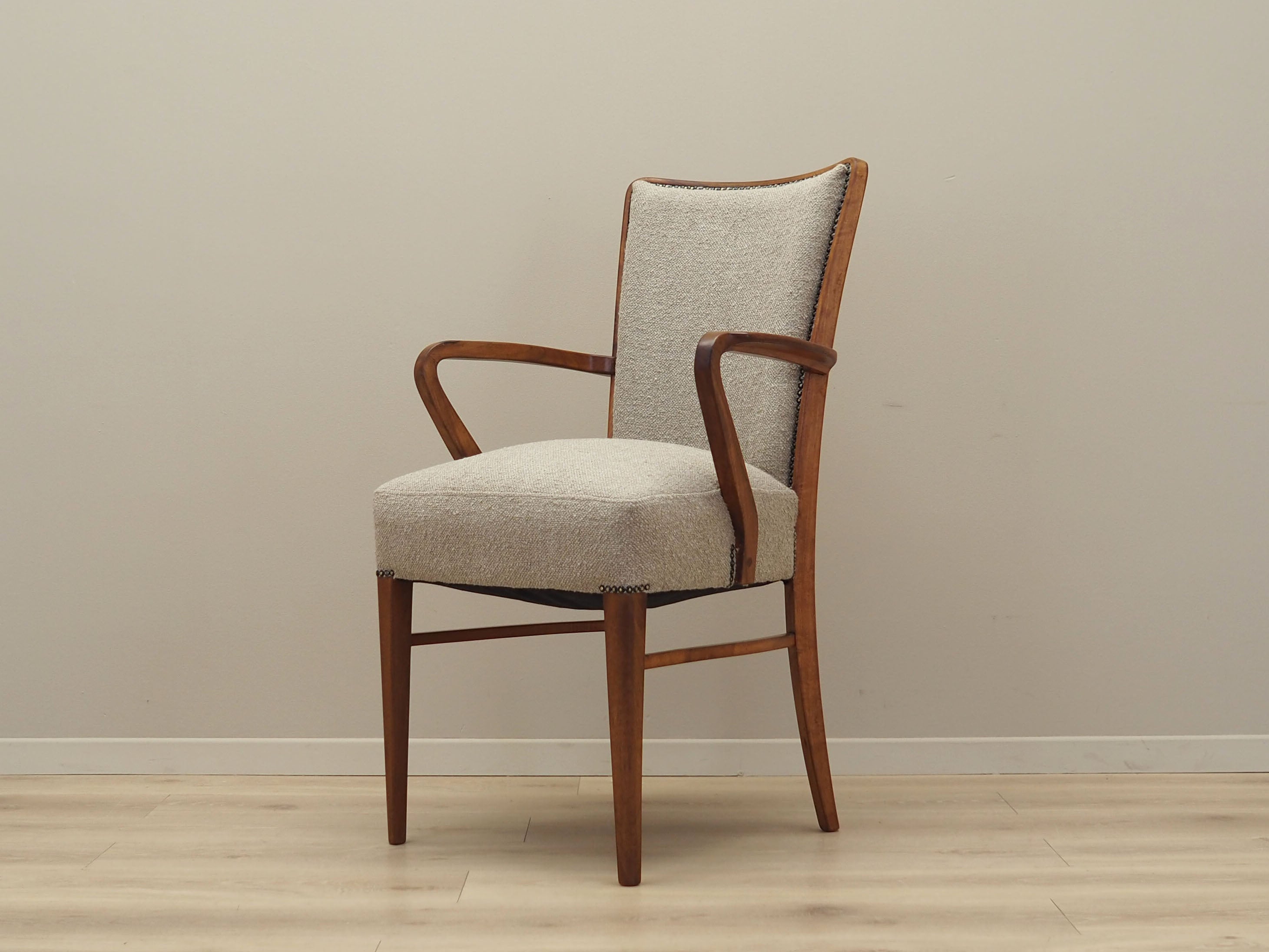 Walnut_chair_Danish_design_1970s_production_Denmark