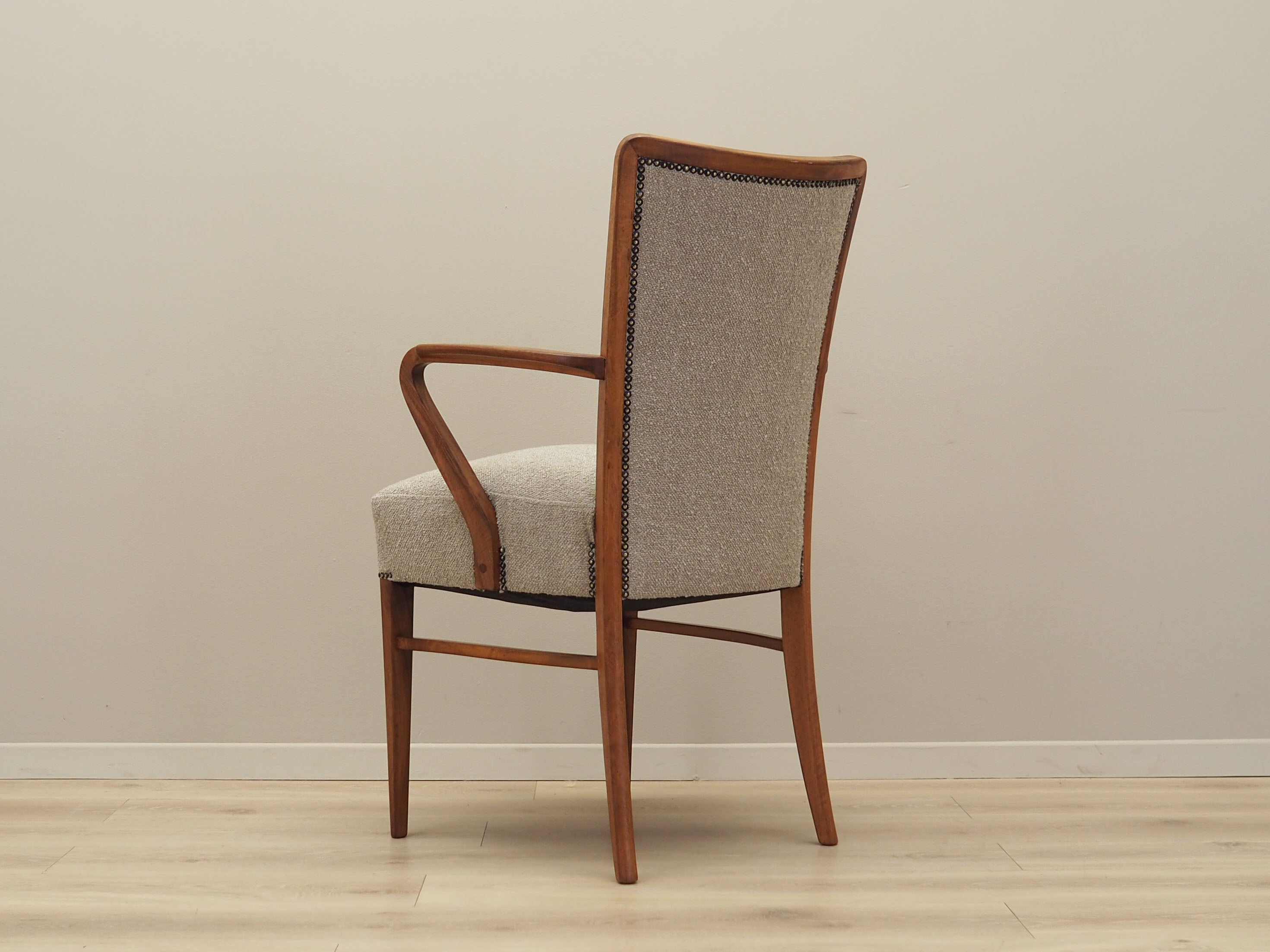 Walnut_chair_Danish_design_1970s_production_Denmark