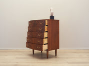 Walnut_chest_of_drawers_Danish_design_1970s_production_Denmark