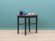 Walnut_coffee_table_Danish_design_1970s_production_Denmark