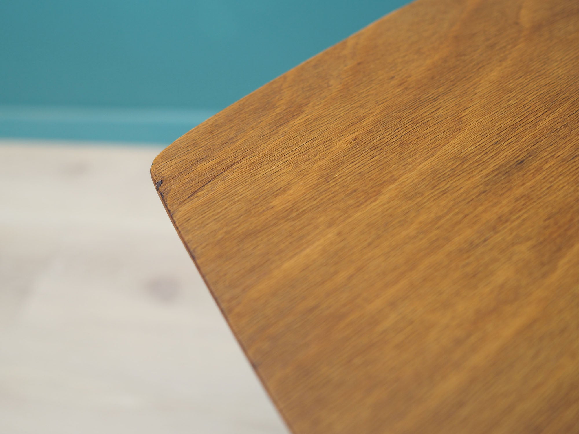 Walnut_coffee_table_Danish_design_1970s_production_Denmark