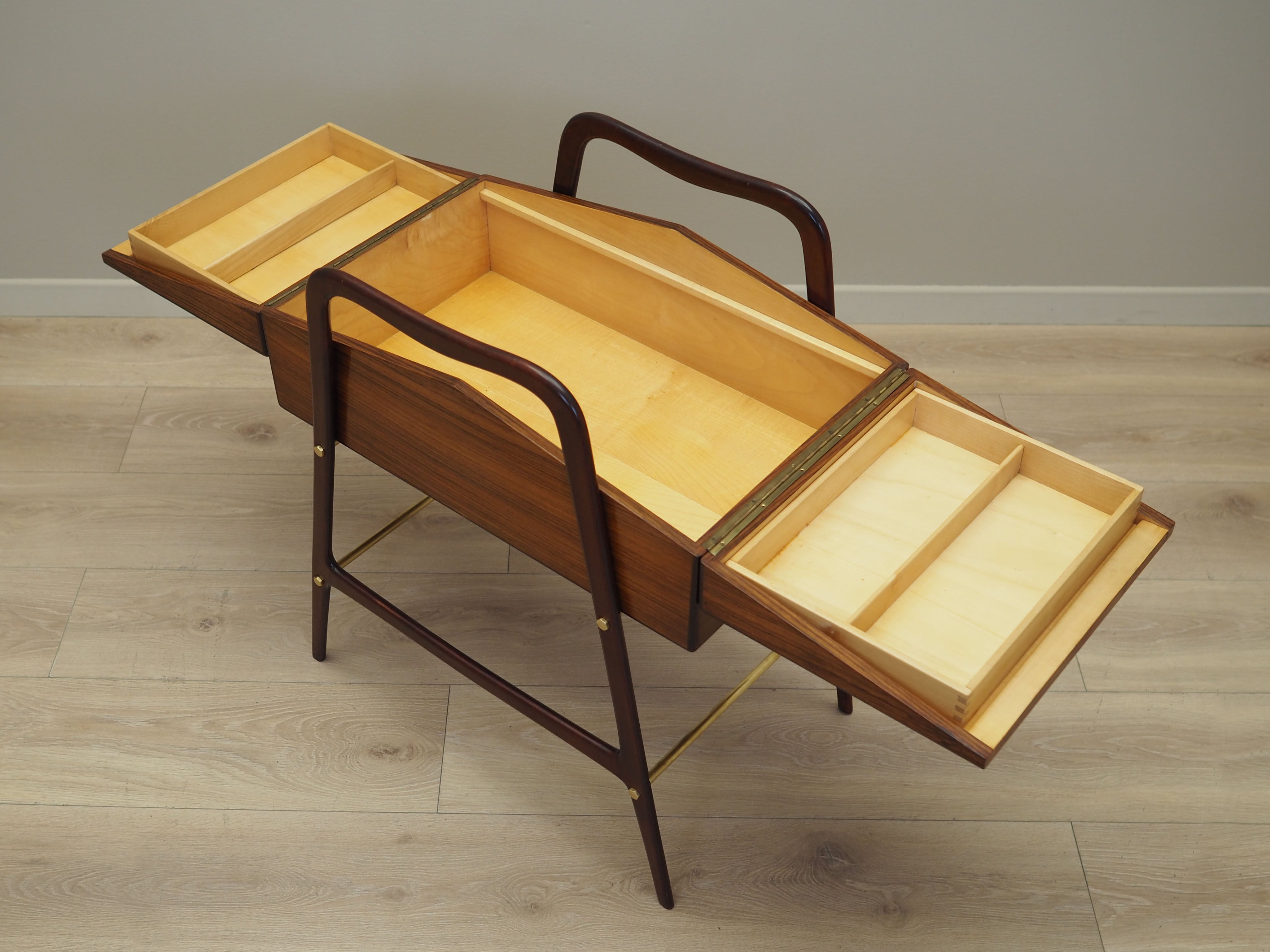 Walnut_sewing_table_Italian_design_1970s_production_Italy