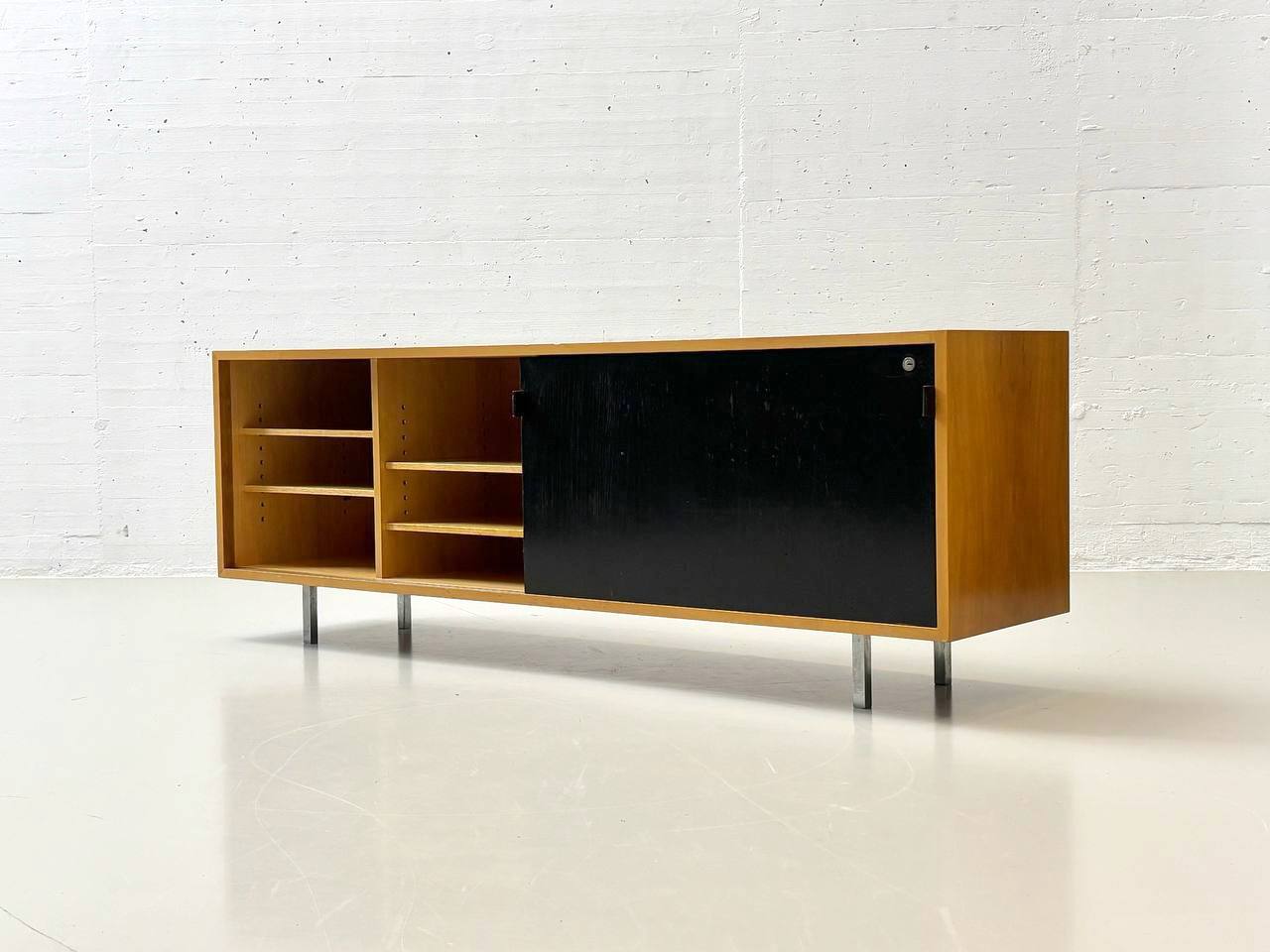 Walnut_sideboard_from_Knoll_International_(wohnbedarf)_1960s