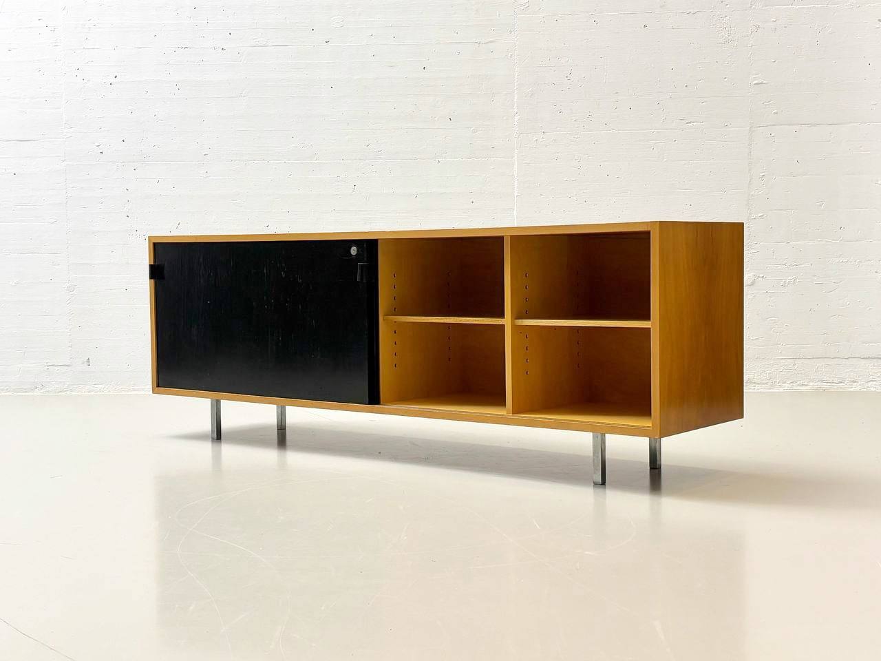 Walnut_sideboard_from_Knoll_International_(wohnbedarf)_1960s