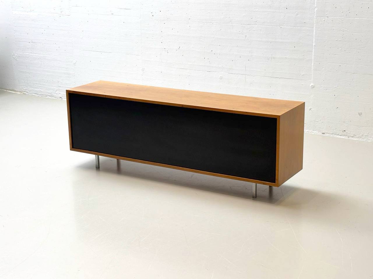Walnut_sideboard_from_Knoll_International_(wohnbedarf)_1960s