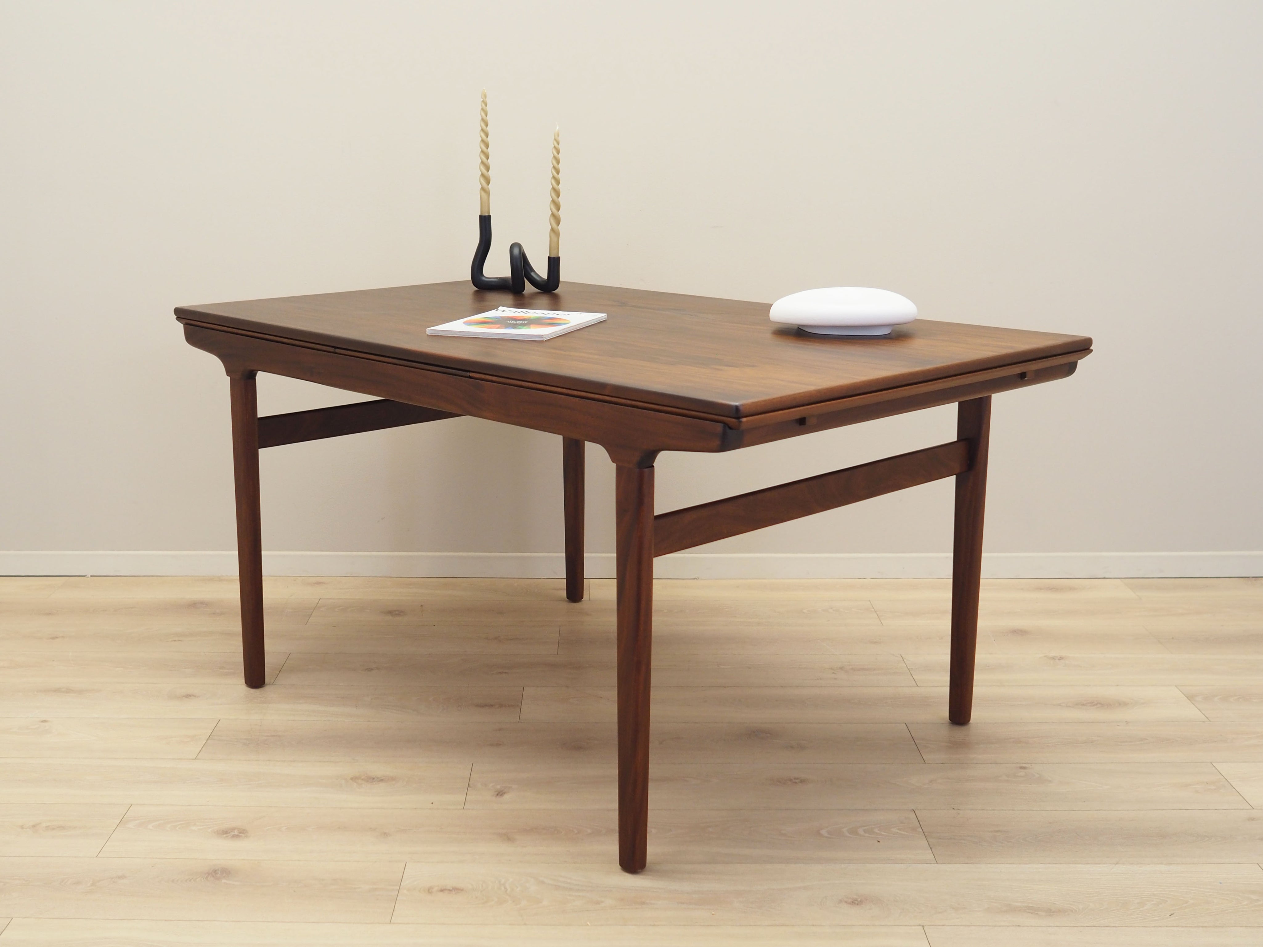Walnut_table_Danish_design_1960s_designer_Johannes_Andersen