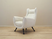 White_armchair_Italian_design_1980s_production_Italy