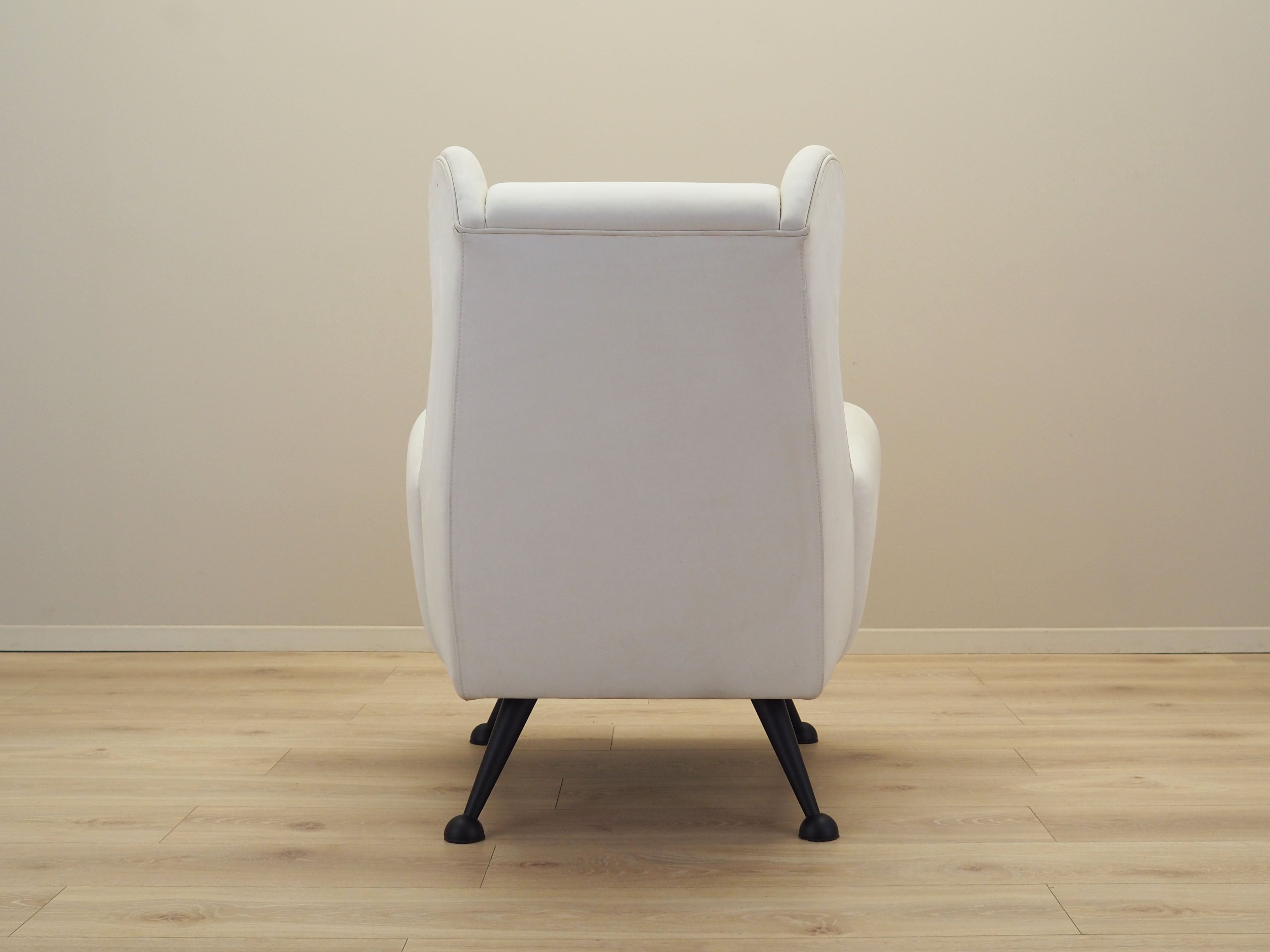 White_armchair_Italian_design_1980s_production_Italy
