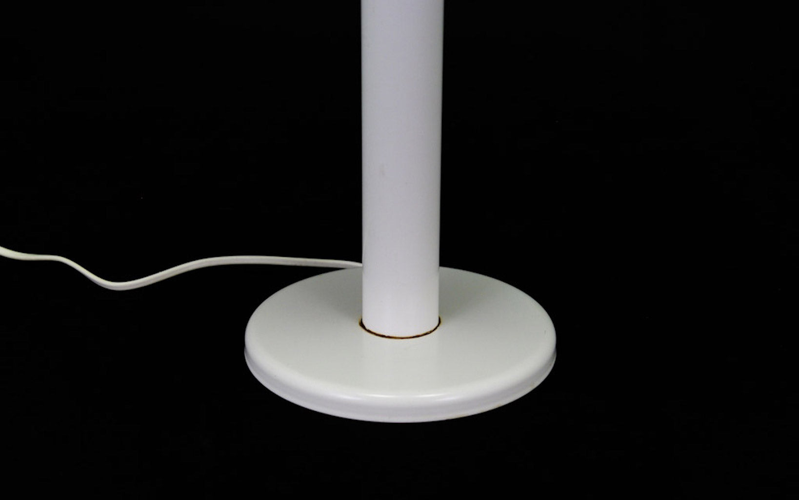 White_bedside_lamp_Danish_design_1960s_production_Denmark