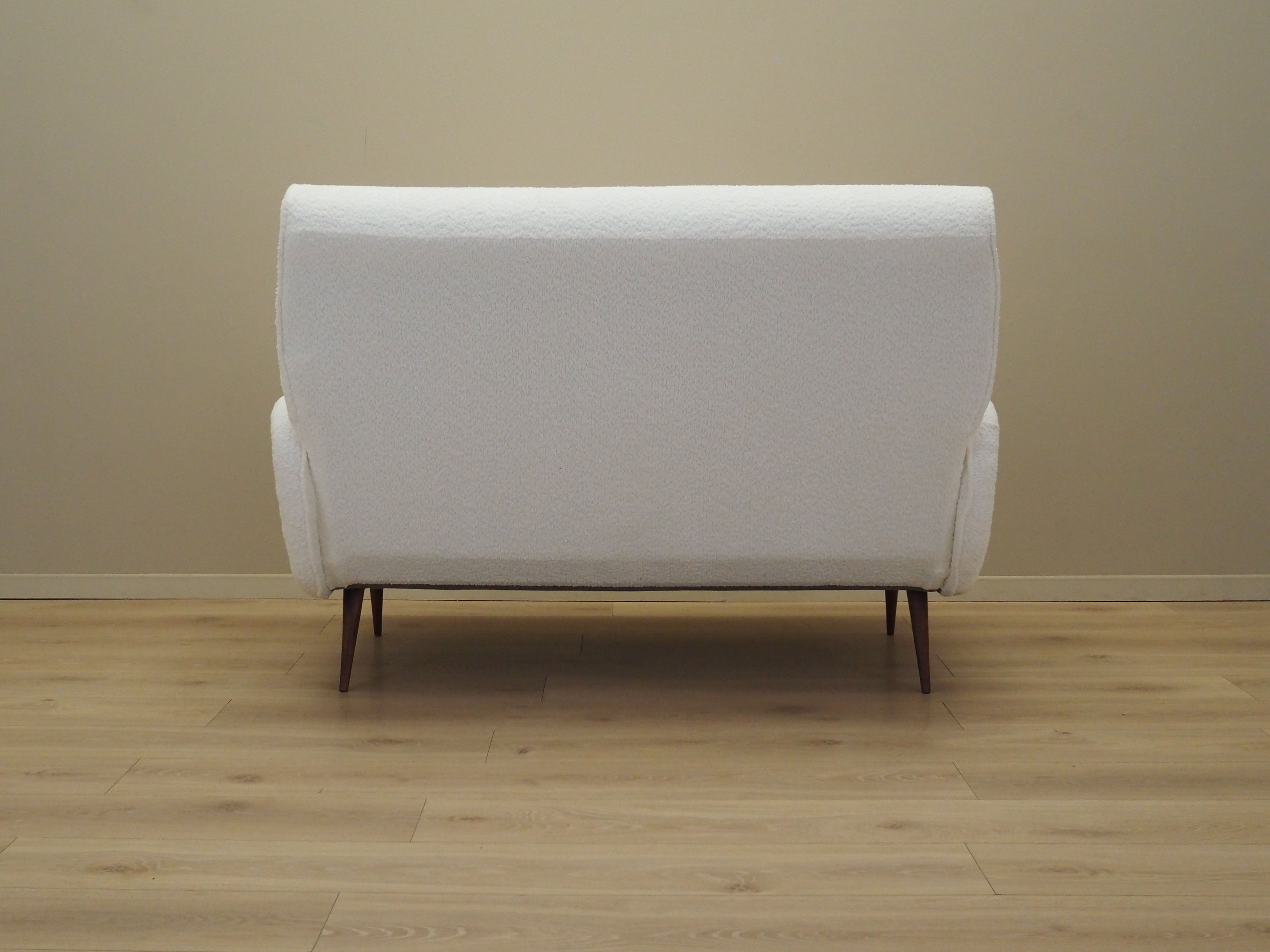 White_sofa_Italian_design_1970s_production_Italy