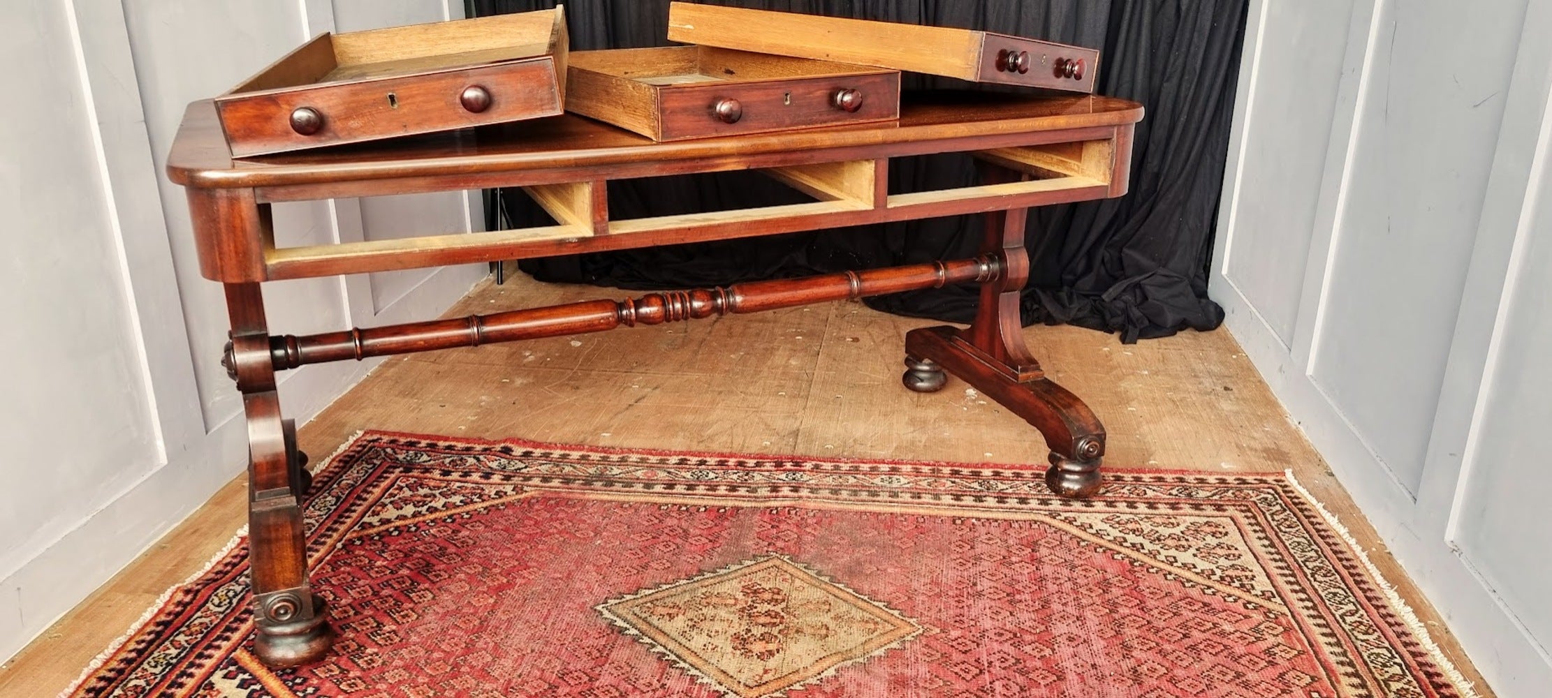 William_IV_Padauk_wood_library_table