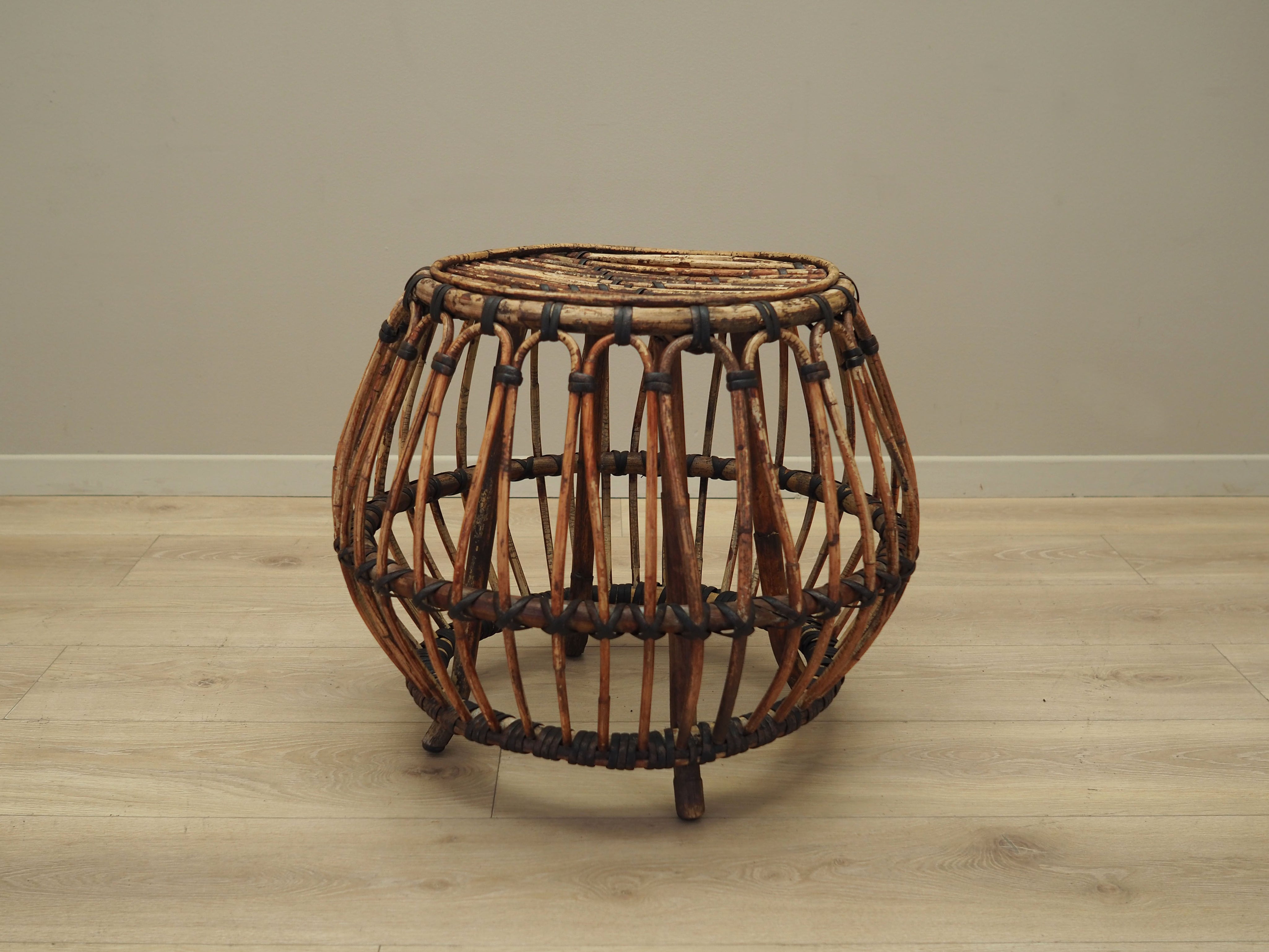 Wooden_coffee_table_Danish_design_1960s_production_Denmark