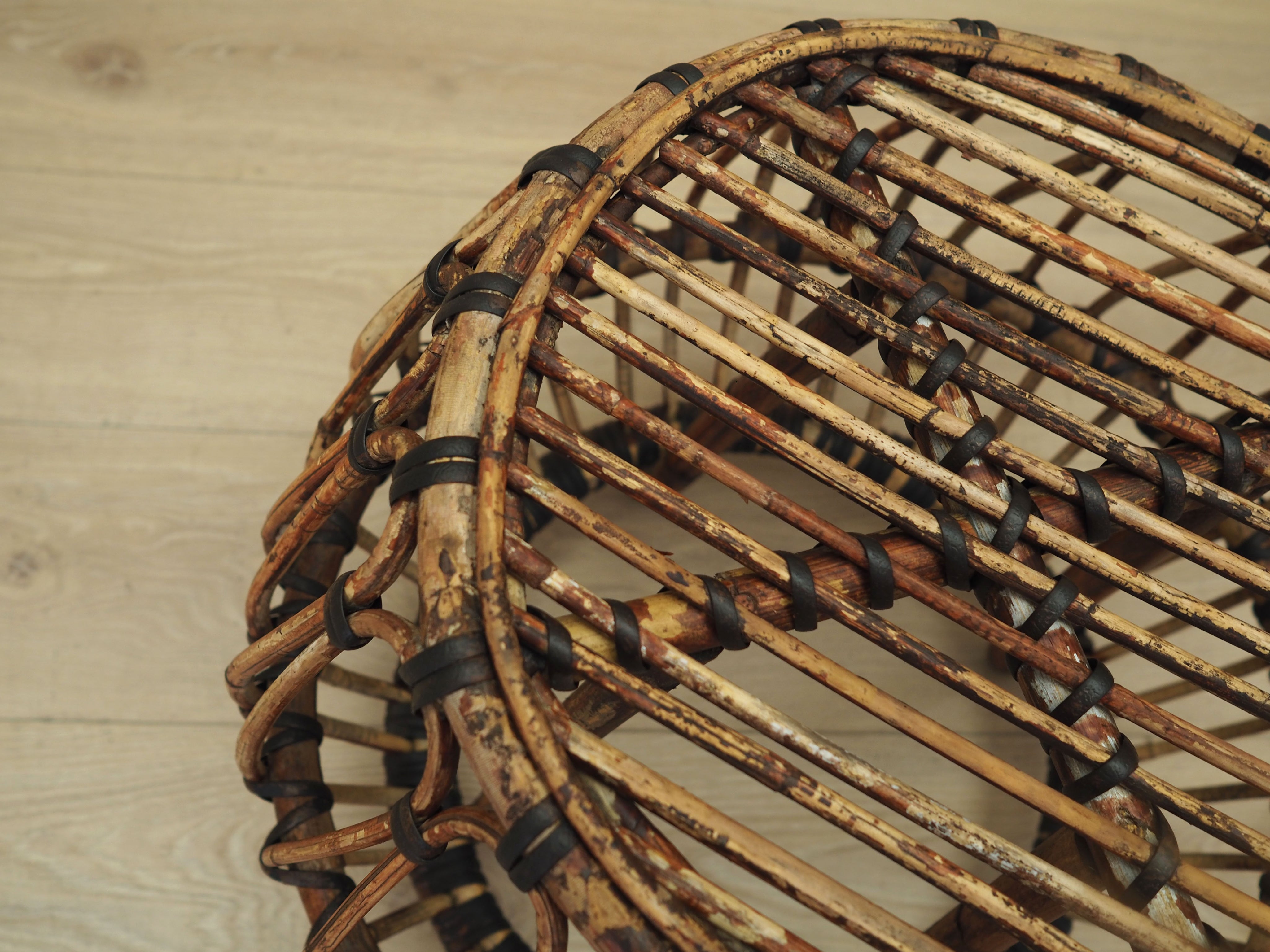 Wooden_coffee_table_Danish_design_1960s_production_Denmark