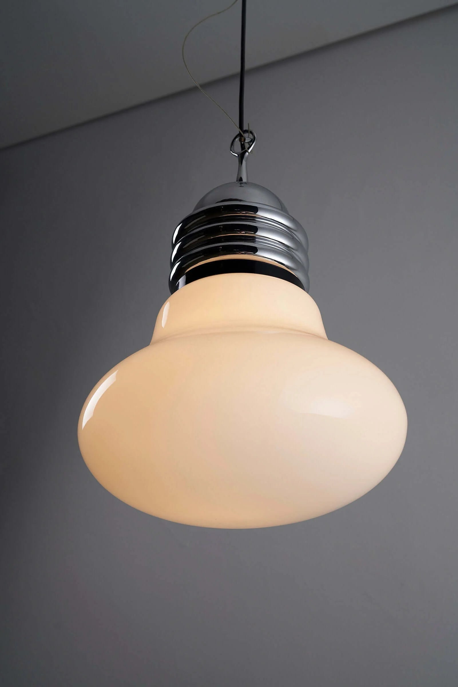 XL_lightbulb_Pendant_from_Italy_Tronconi