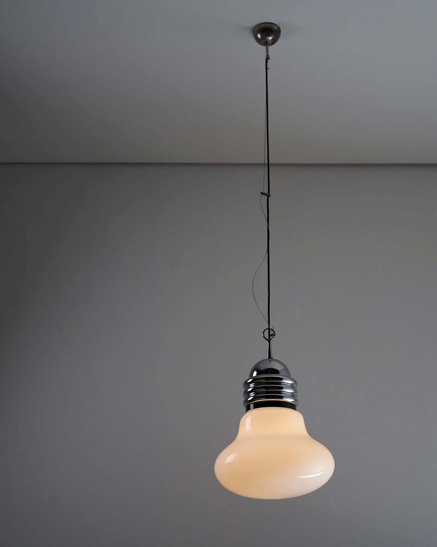 XL_lightbulb_Pendant_from_Italy_Tronconi
