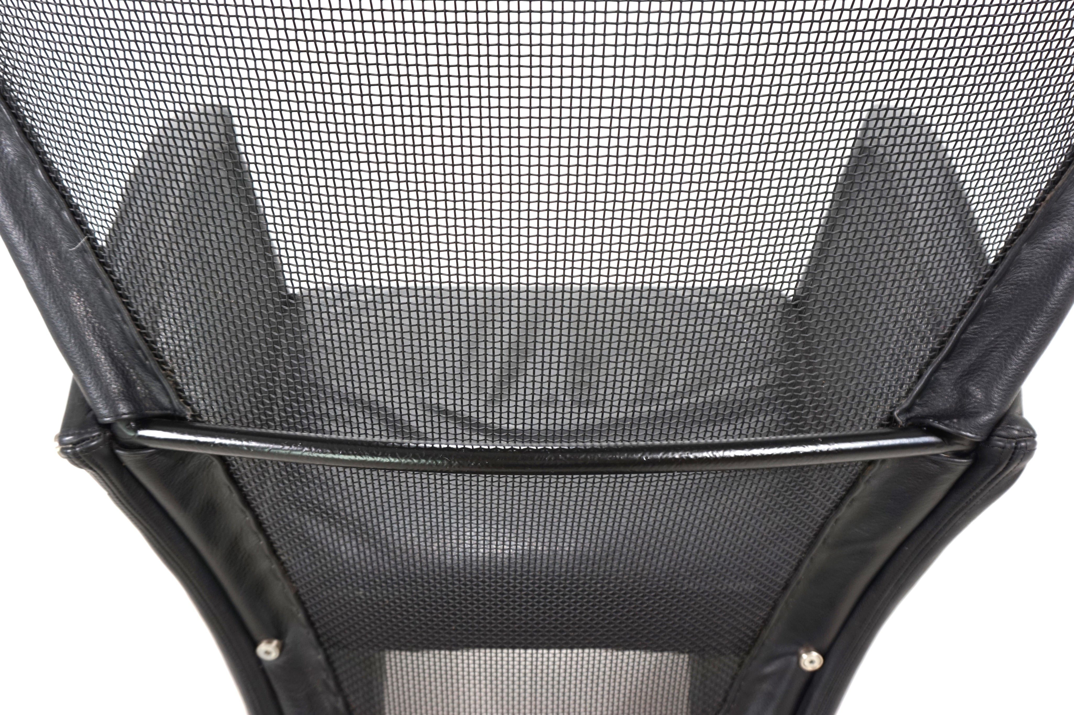 Arflex_Privè_armchair_by_Paolo_Nava,_1987