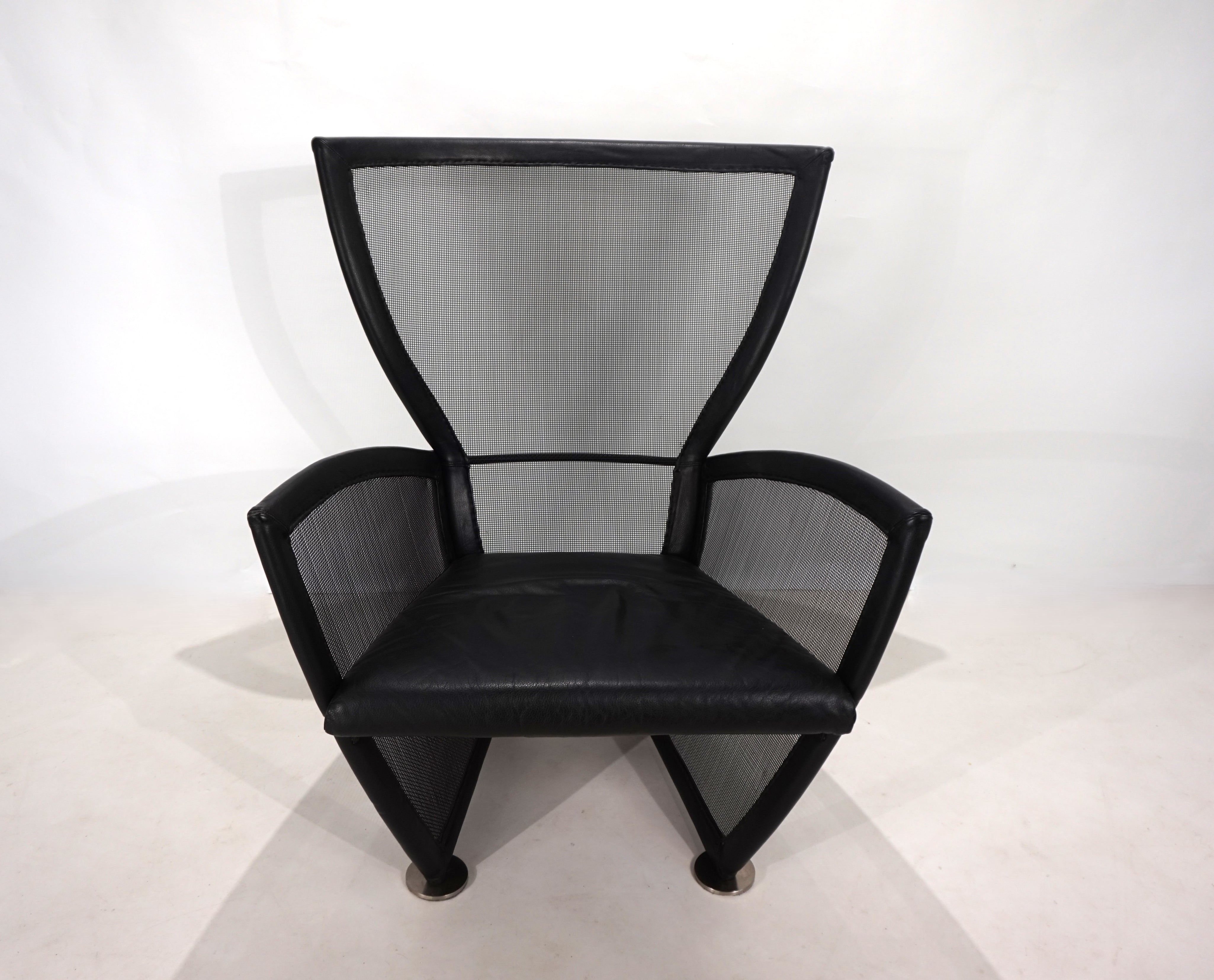 Arflex_Privè_armchair_by_Paolo_Nava,_1987
