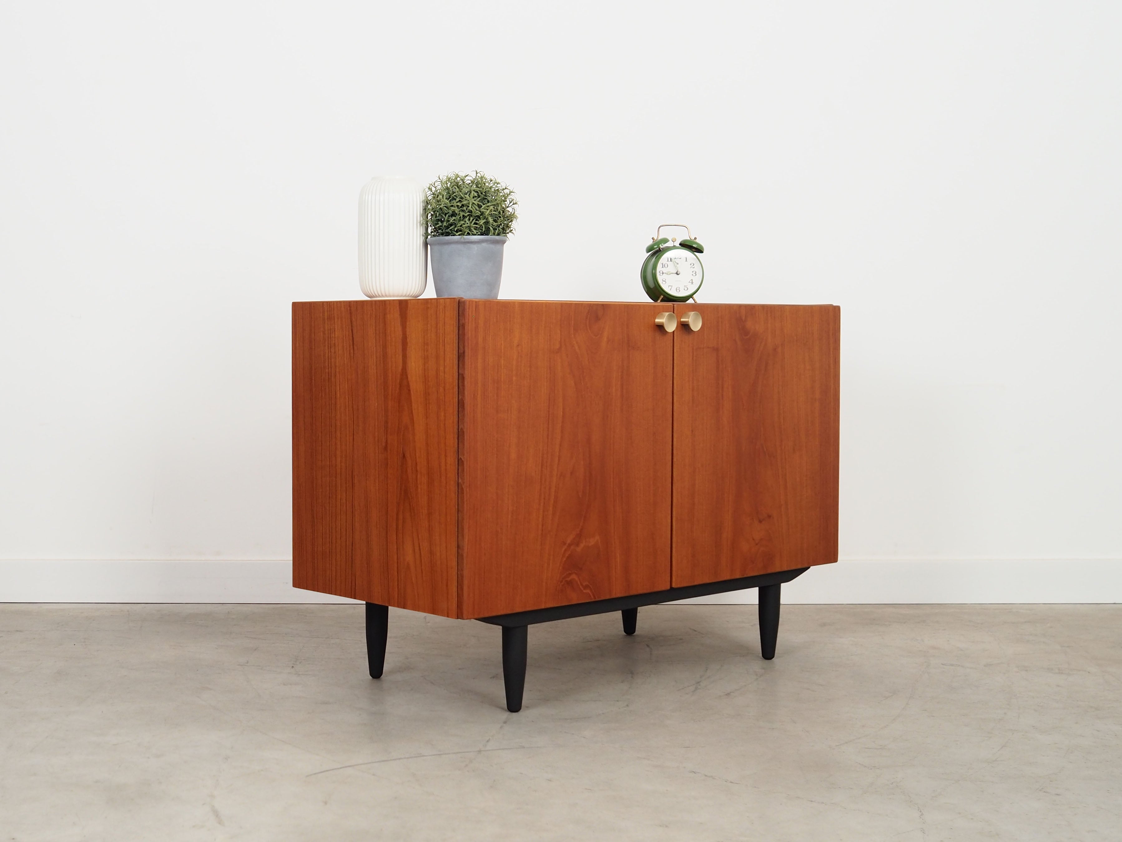 cabinet_Danish_design_from_1970s_production_Denmark