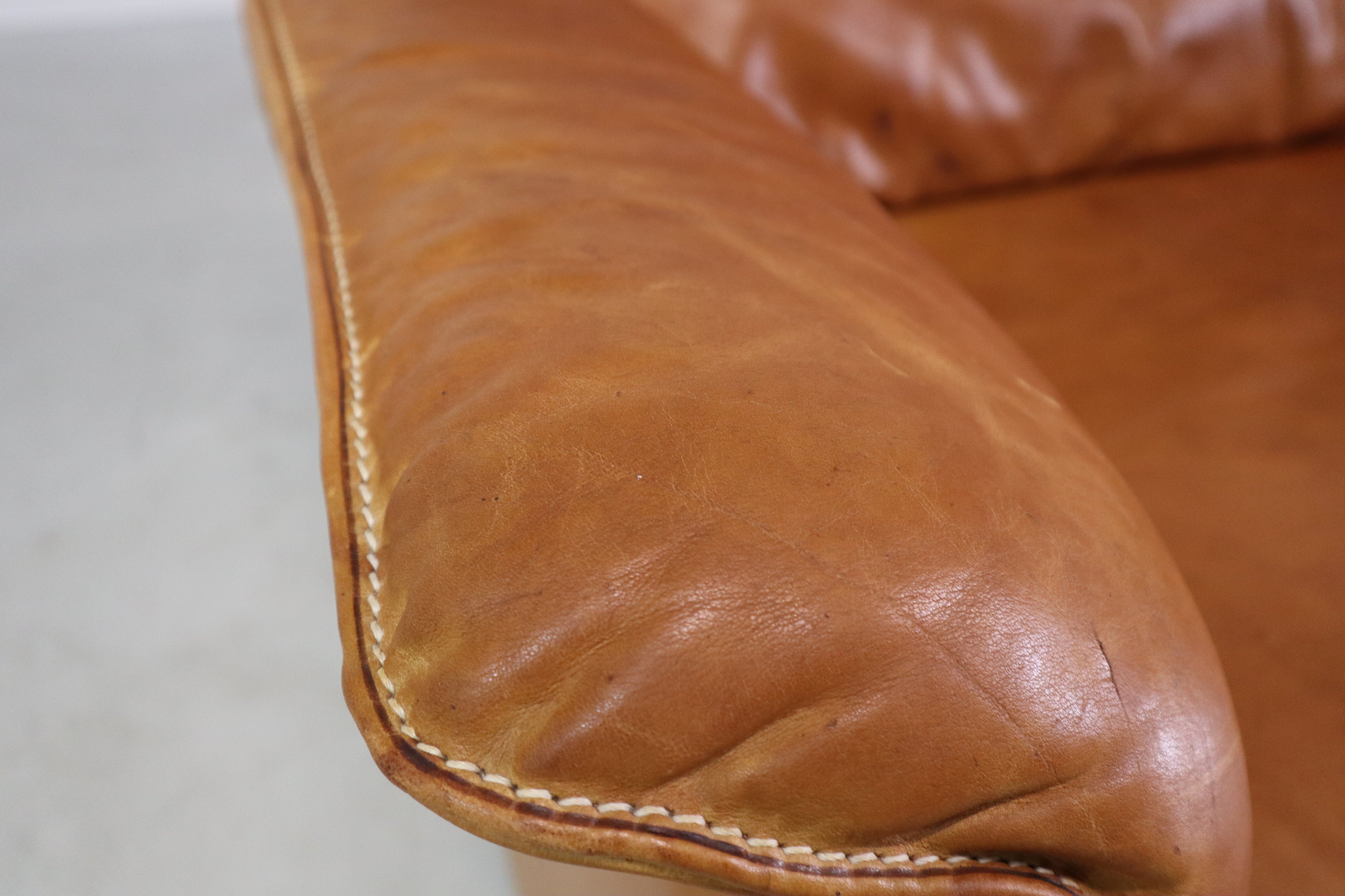 DS-16_Cognac_leather_sofa_by_De_Sede_Switzerland,_1970s