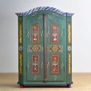 German_bridal_cabinet_from_1852