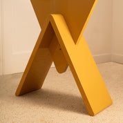lacquer_&_glass_table_-_Italy_1980s