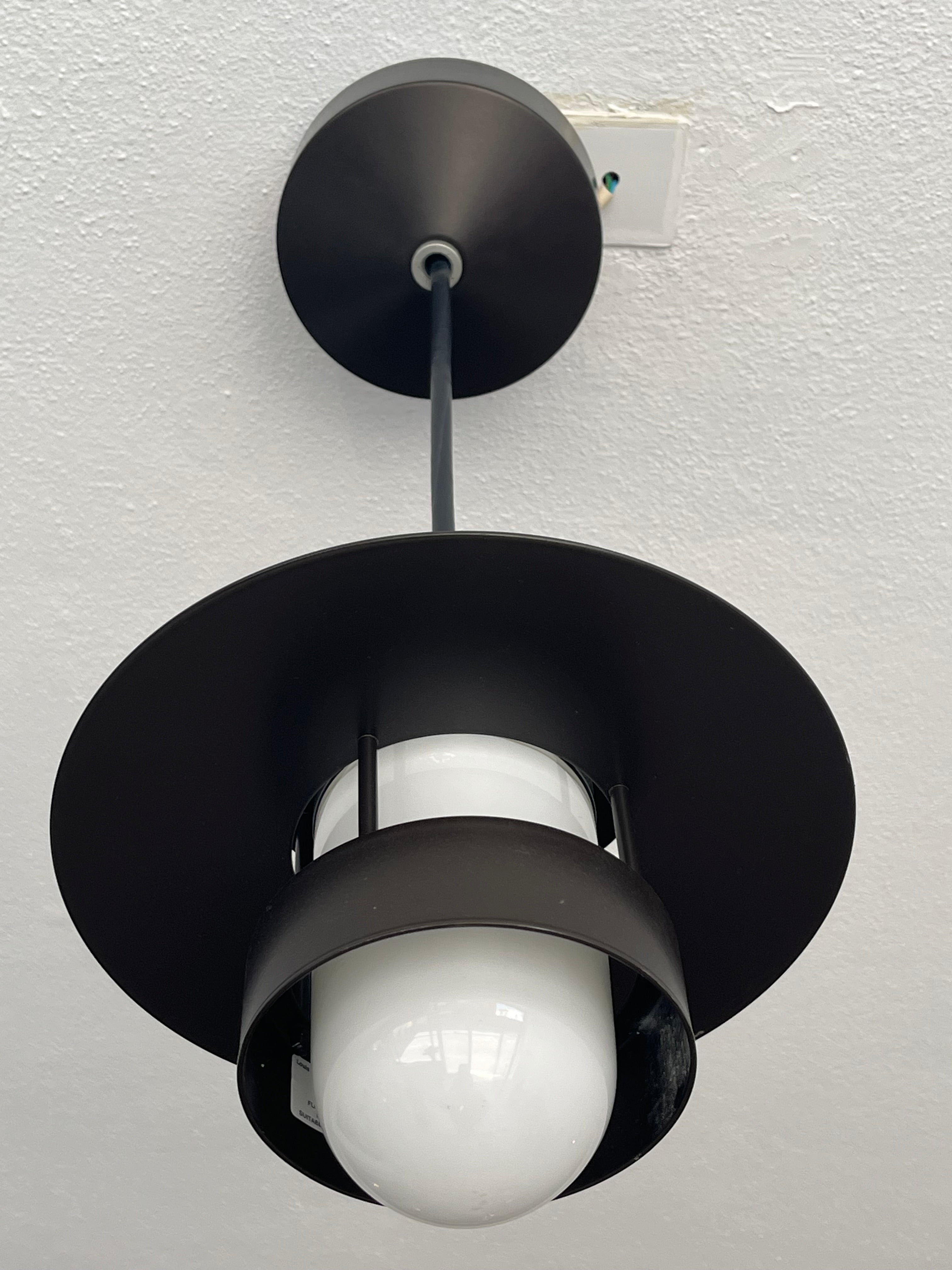 Louis_Poulsen_pendant_lamp,_1990s