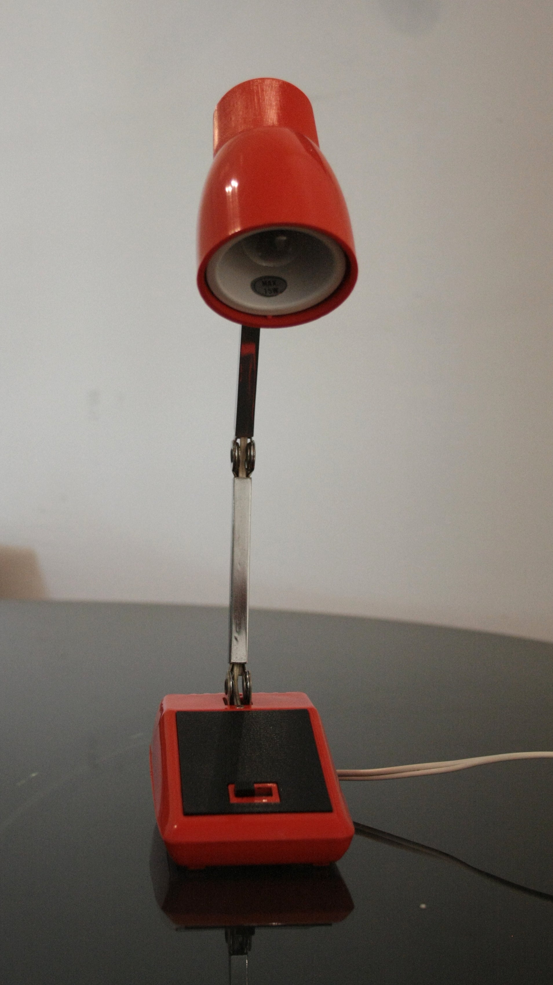 MG_Table_Lamp_made_in_Hong_Kong,_1970