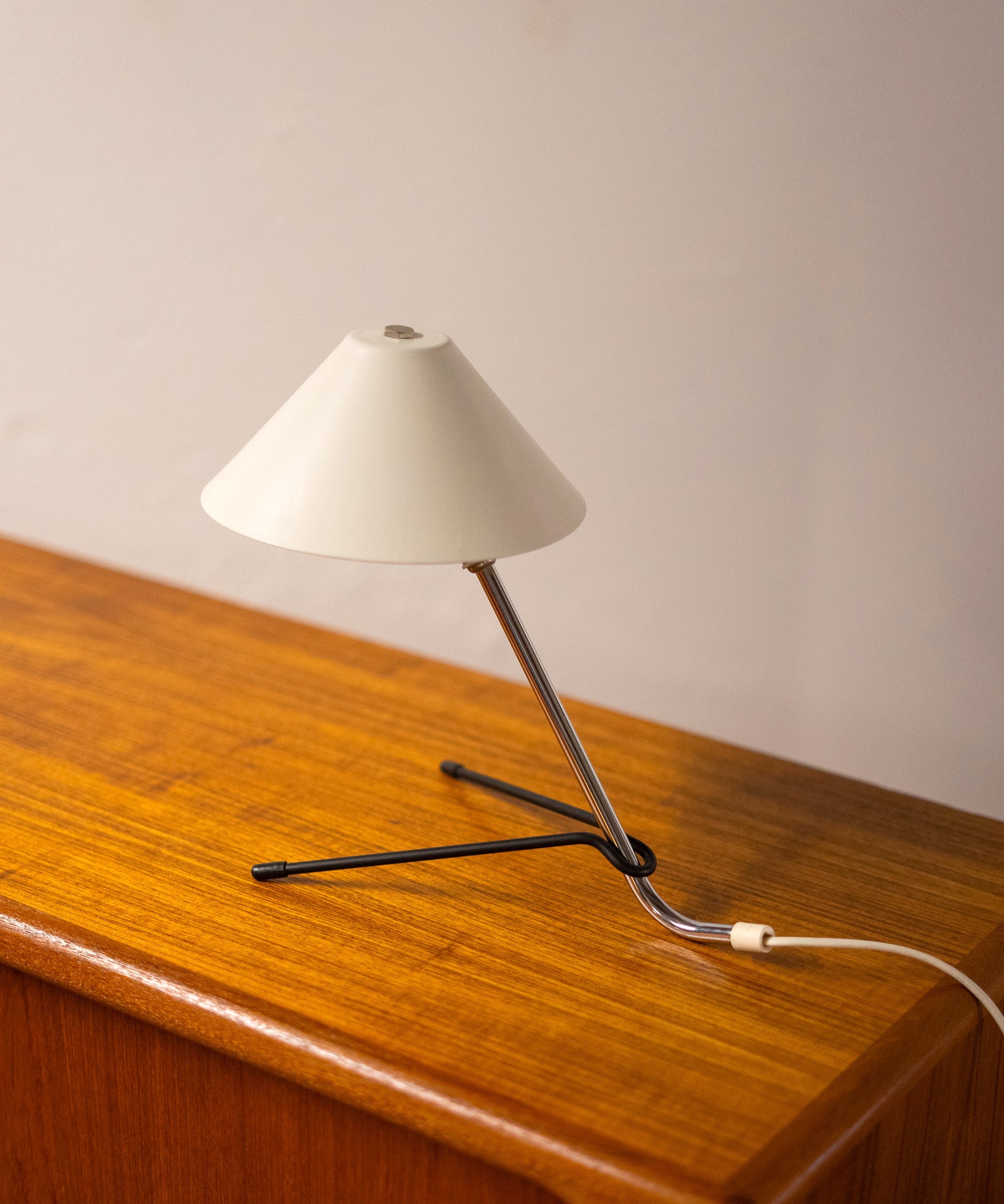 Mid_Century_Pinocchio_Desk_Lamp_in_the_style_of_Hala_Zeist