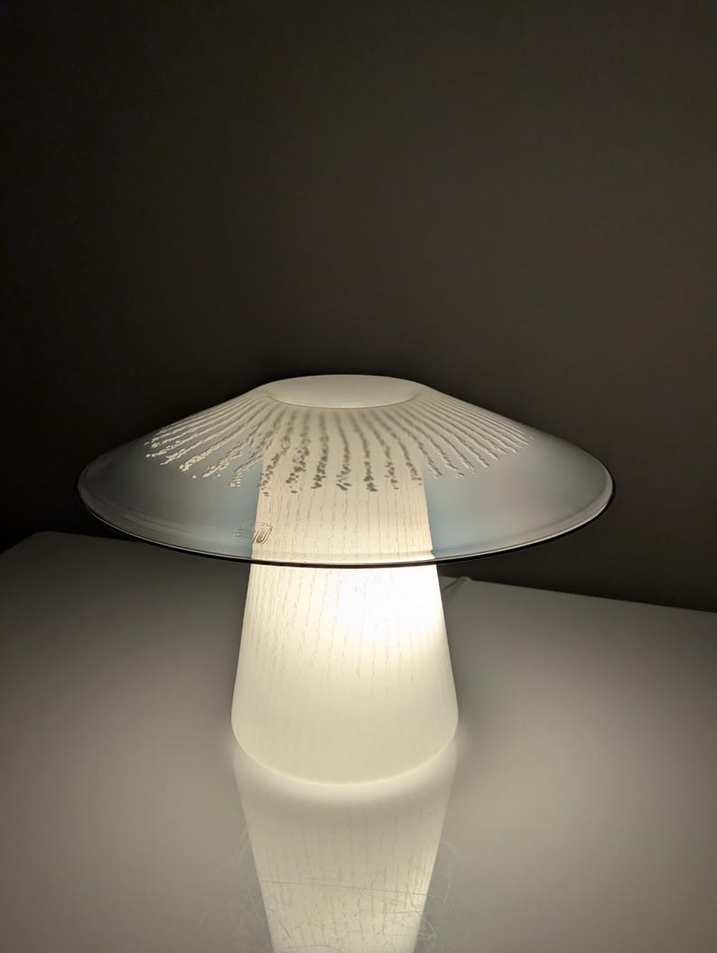Murano_Glass_Mushroom_Lamp_Medusa_Effect,_1980s