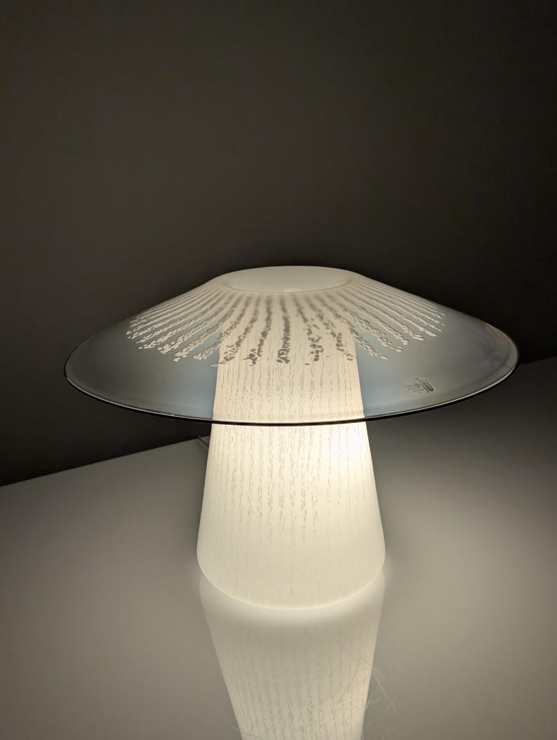 Murano_Glass_Mushroom_Lamp_Medusa_Effect,_1980s