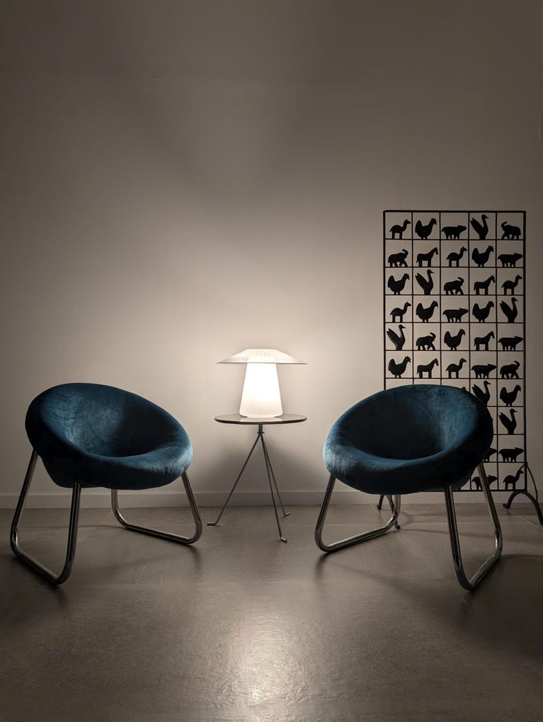 Set_of_2_Italian_Armchairs_in_Chromed_Metal_and_Blue_Velvet,_1970s