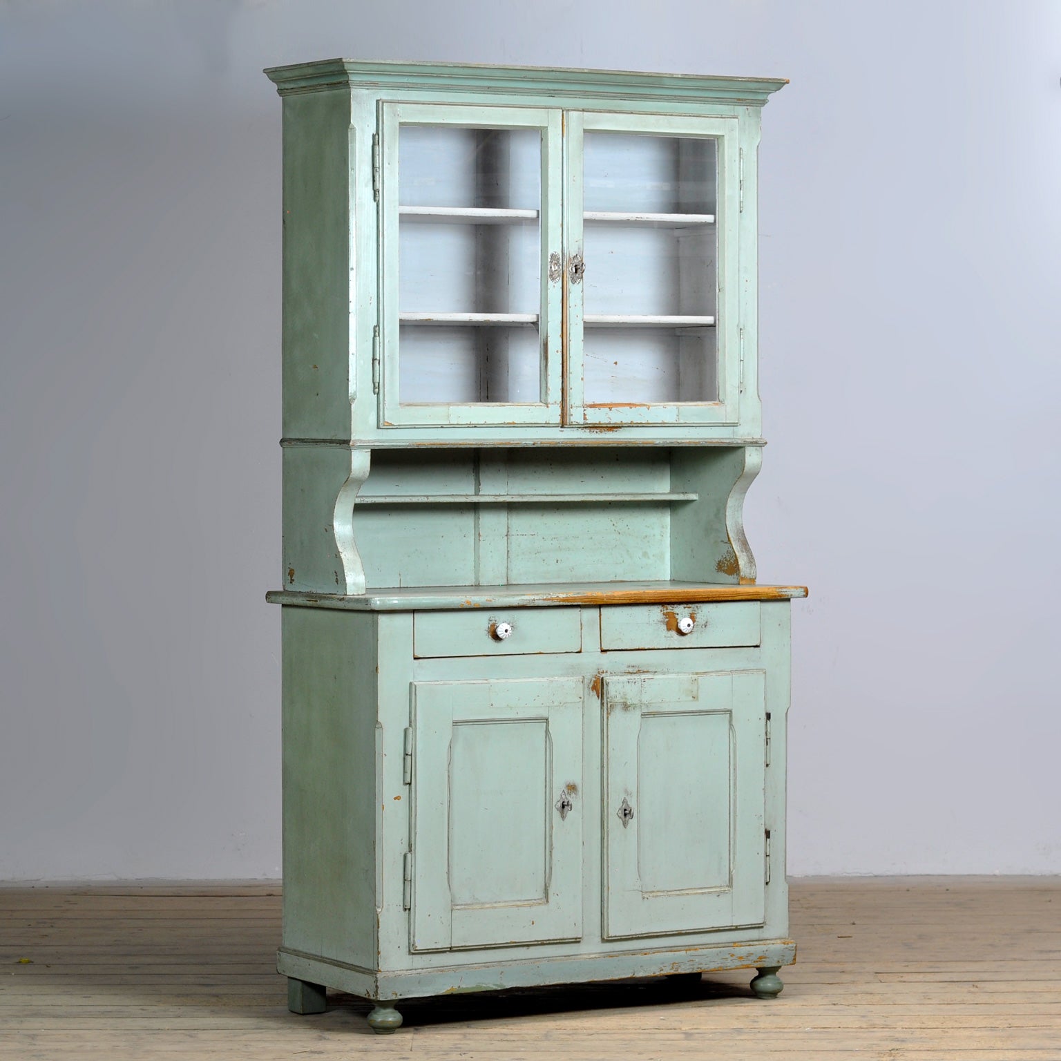 Pine_Sideboard_from_1900s
