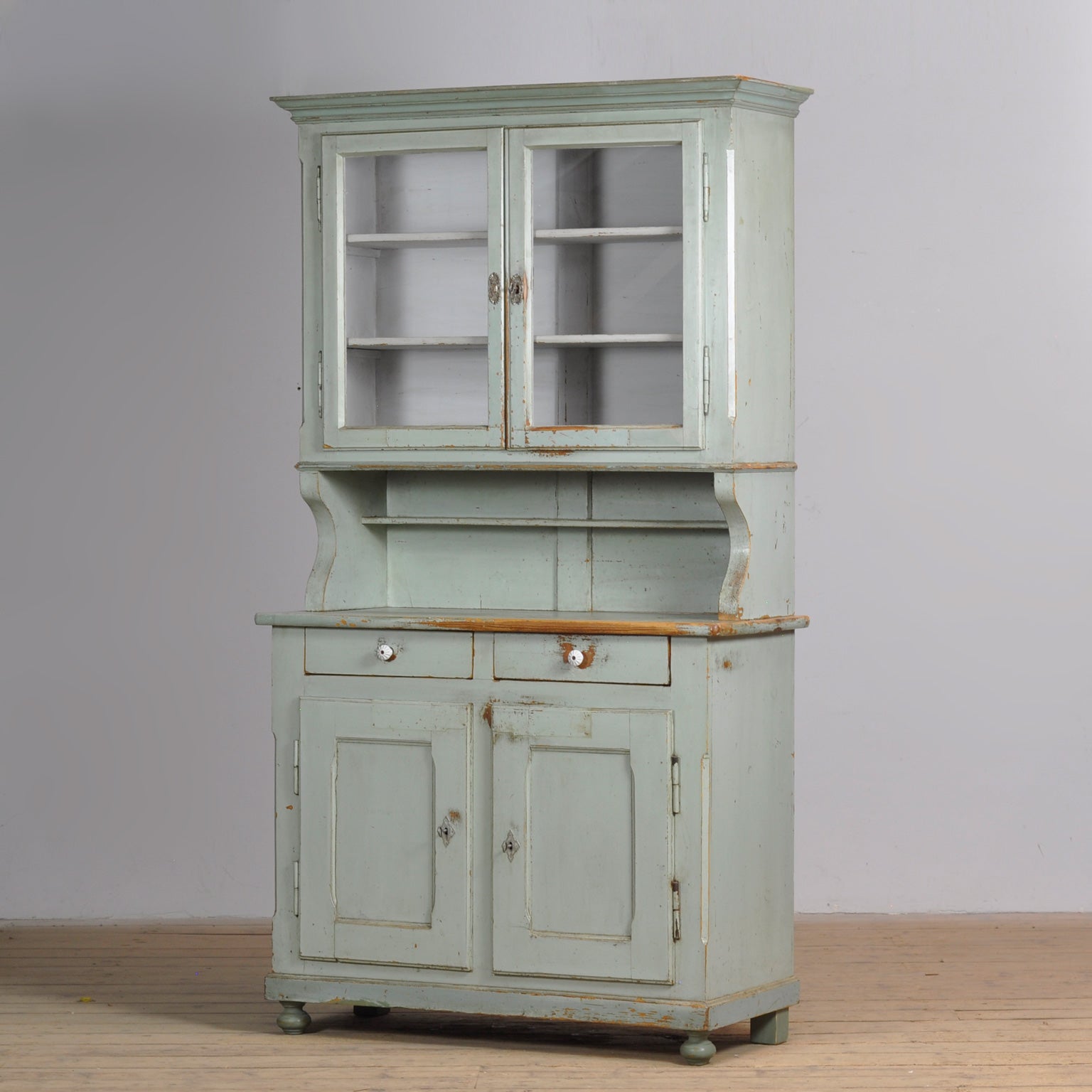 Pine_Sideboard_from_1900s
