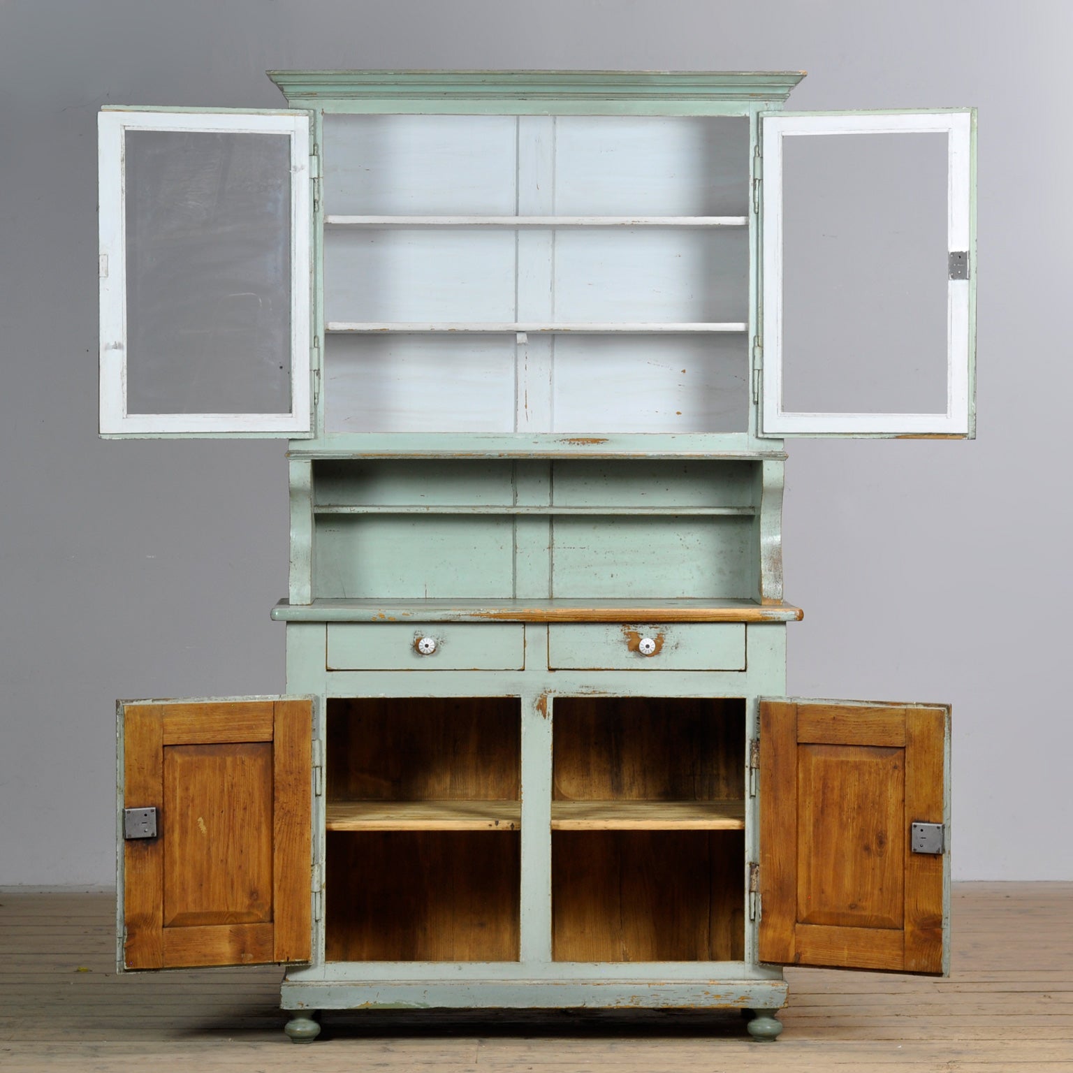 Pine_Sideboard_from_1900s