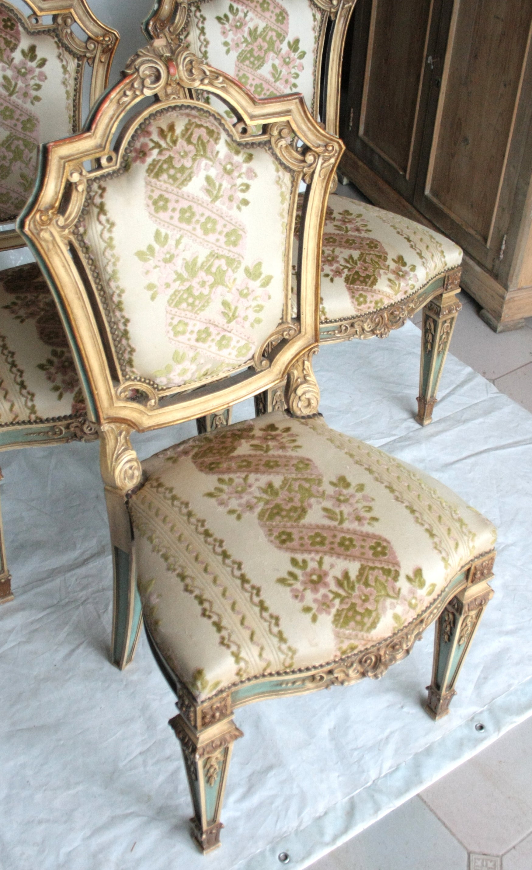 Set_of_4_Napoleon_III_Style_Chairs,_Second_Half_of_the_19th_Century,_France