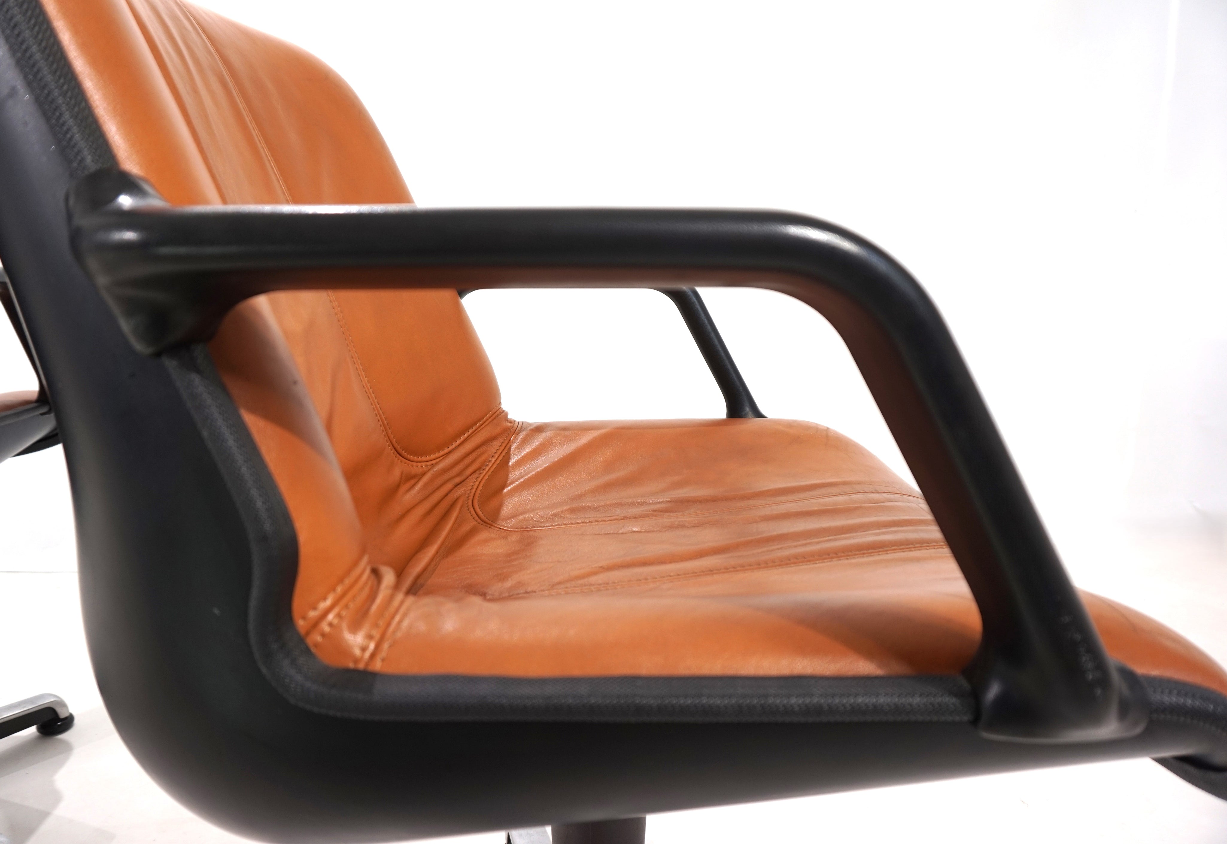 Set_of_2_Fröscher_office_chairs_by_Burkhard_Vogtherr,_1970