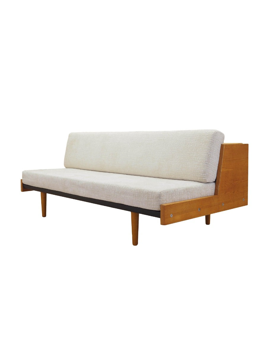 GMEH246A○GETAMA / ゲタマ September Sofa Mod Hans J. Wegner Getama sofa bed, Denmark 1960s – Curiouz